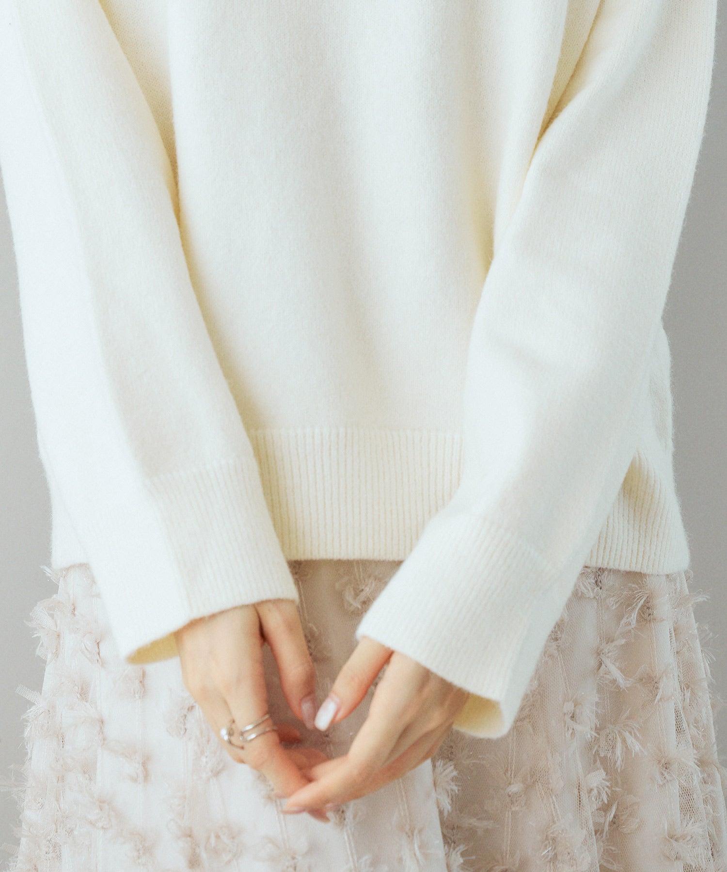 タートルネックニットプルオーバーsdp8045 アイボリー