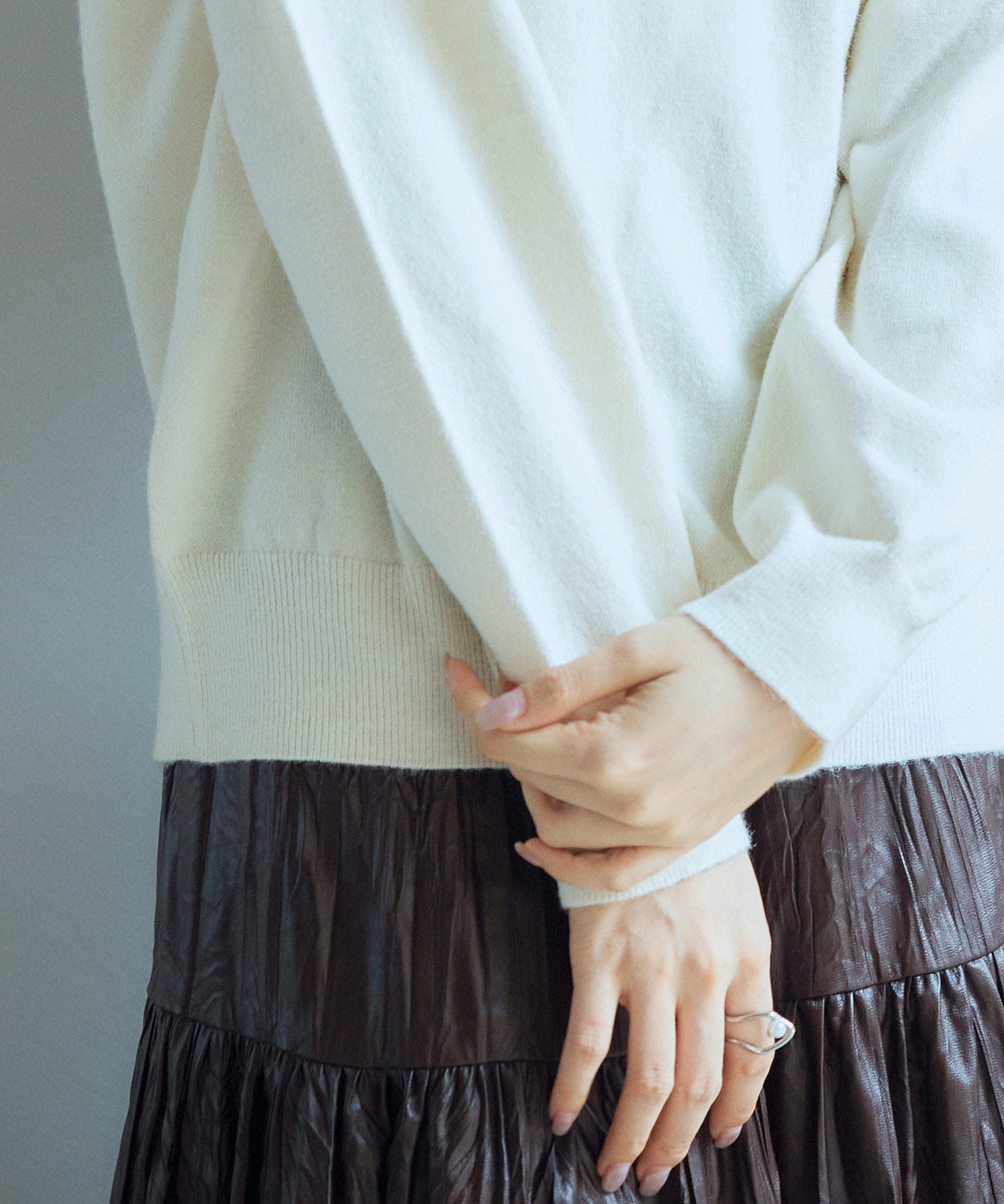 キーネックドロップショルダーニットsdp8047 アイボリー