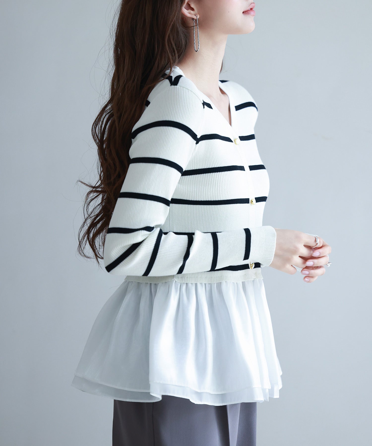 ぺプラム裾ドッキングニットプルオーバーsdp8053 アイボリー