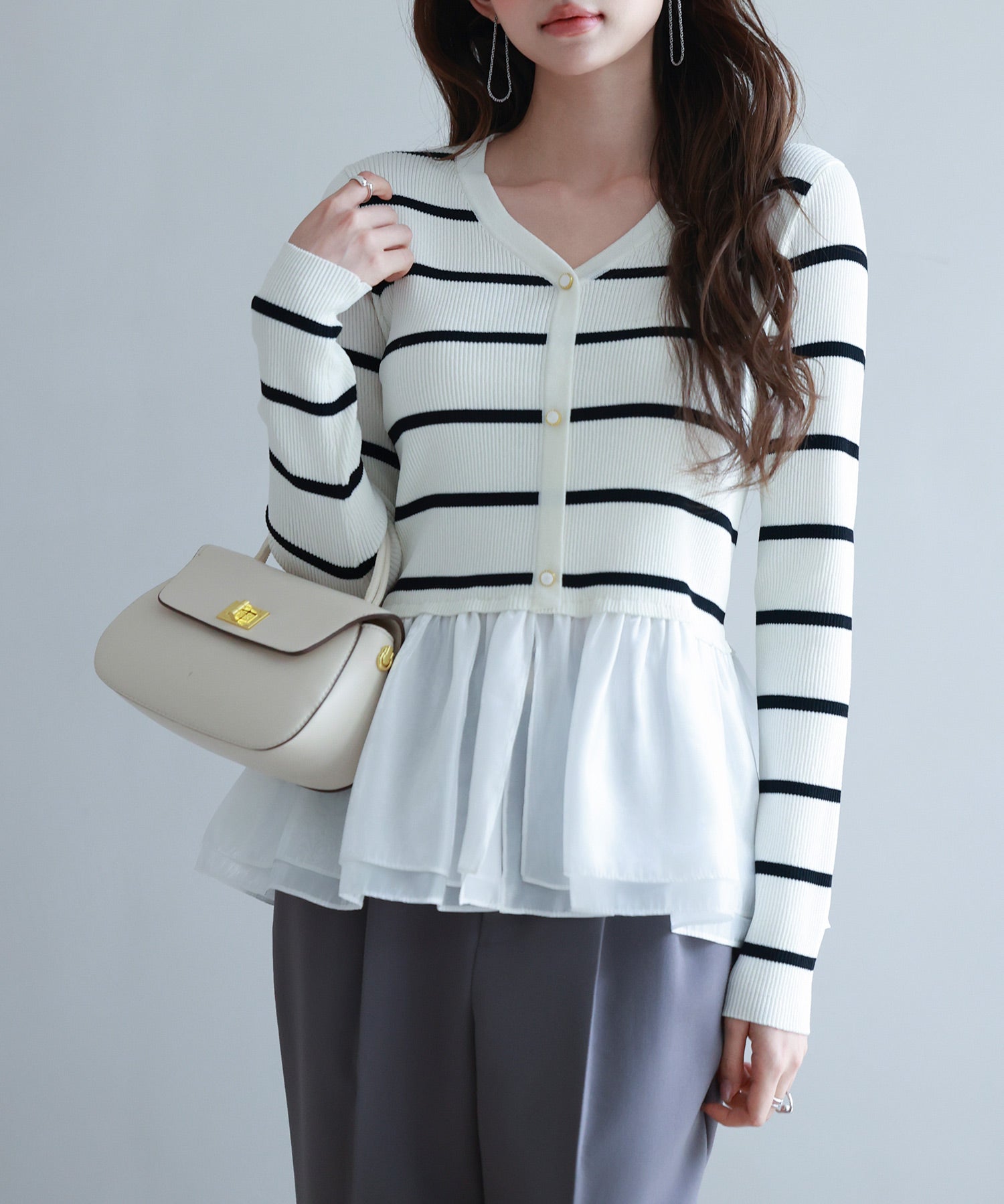 ぺプラム裾ドッキングニットプルオーバーsdp8053 アイボリー