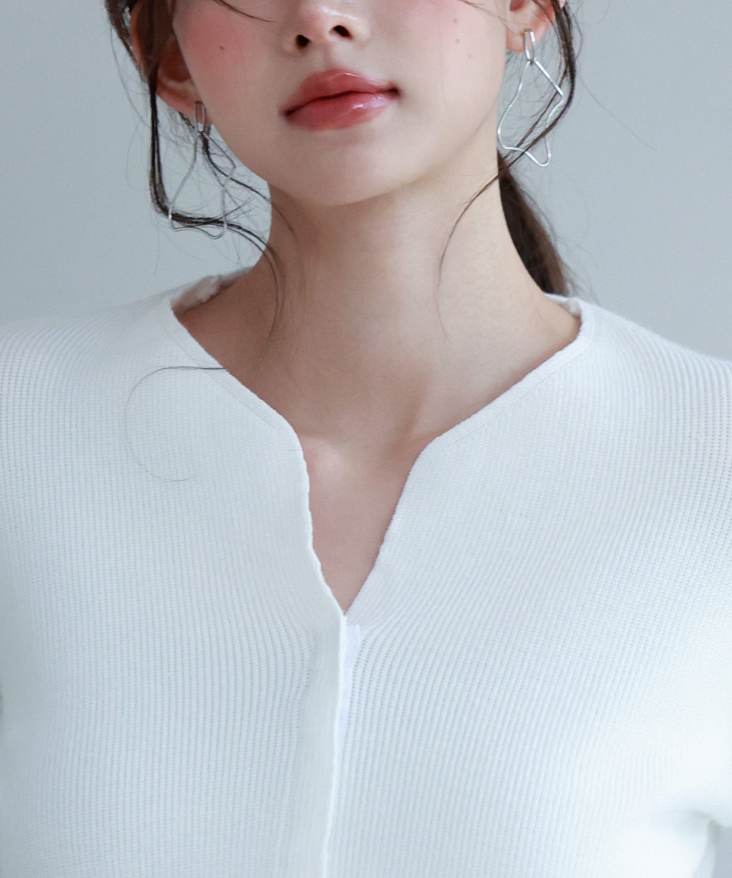 スナップボタンぺプラム裾2wayニットsdp8060 アイボリー