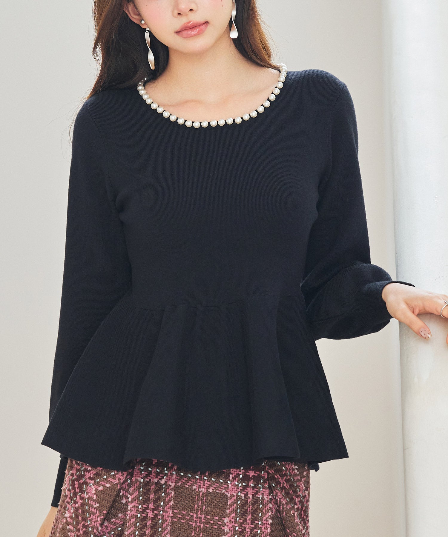 パール付きニットペプラムプルオーバーsdp8068 ブラック