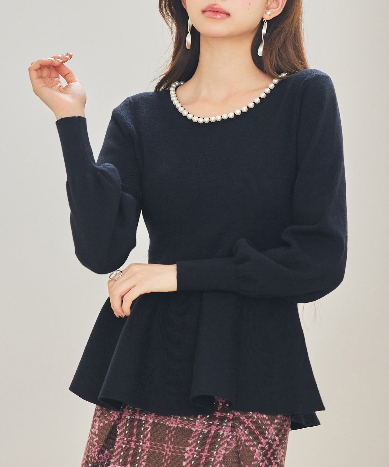パール付きニットペプラムプルオーバーsdp8068 ブラック