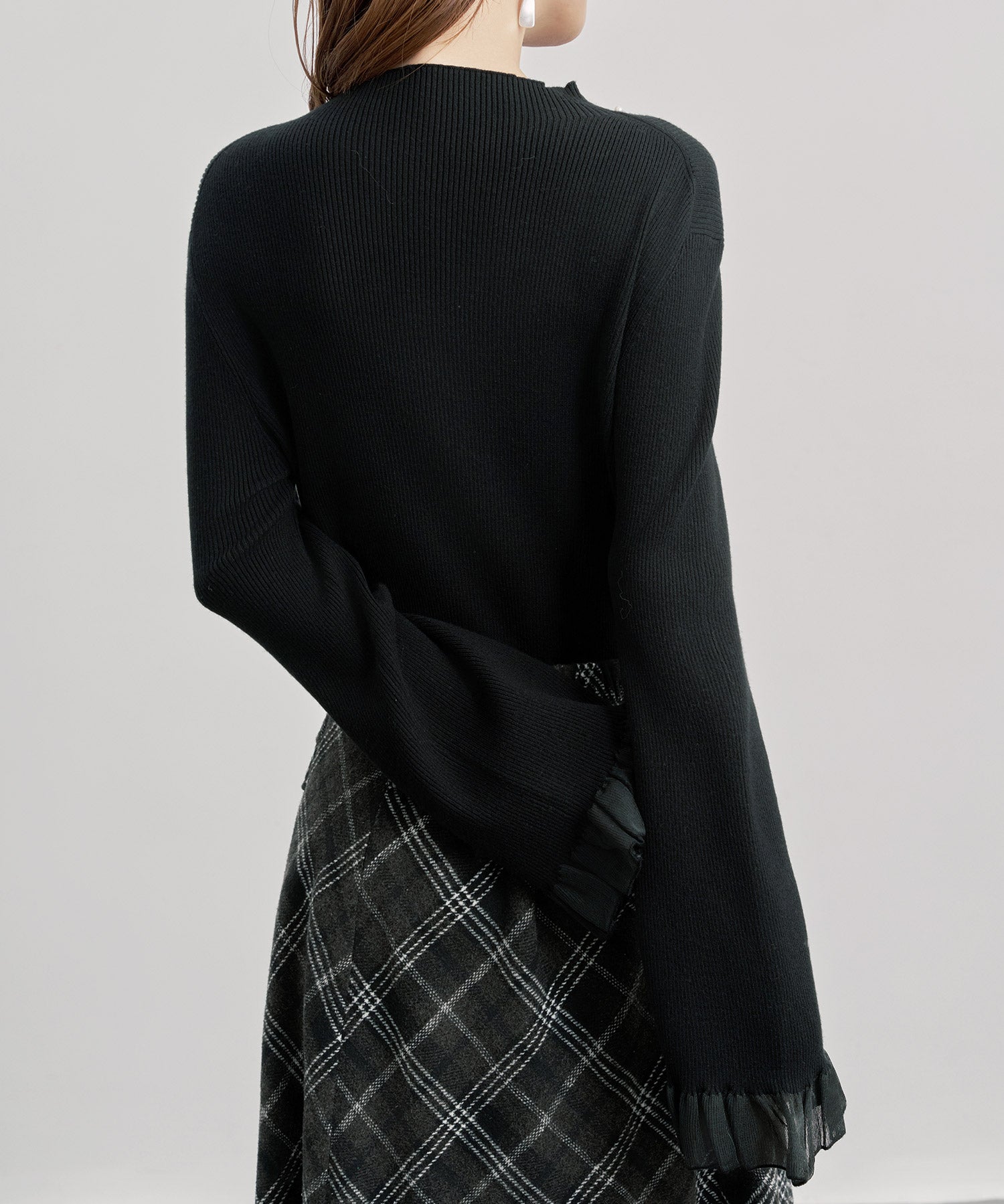 襟パール付リブ編みニットトップス
sdp8069 ブラック