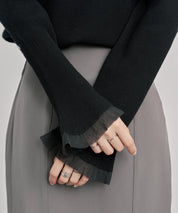 袖口シアフリル付きリブ編みニットトップス
sdp8070 ブラック