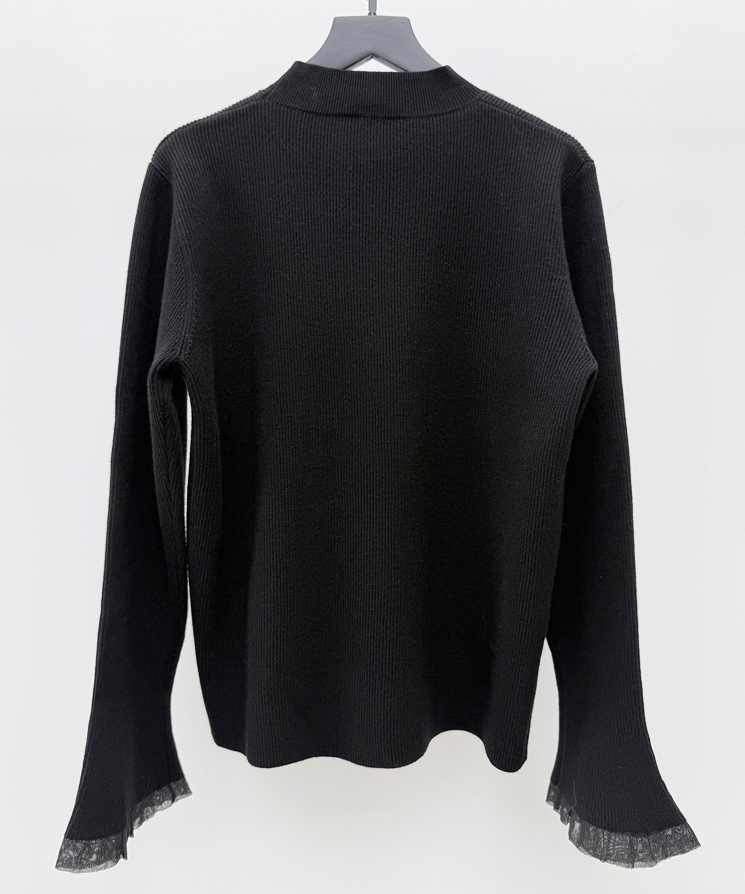 袖口シアフリル付きリブ編みニットトップス
sdp8070 ブラック