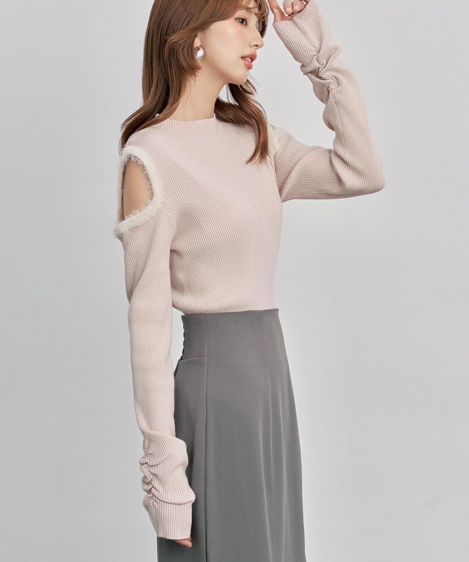 カットアウェイ・ショルダーボトルネックリブニットsdp8073 ピンクベージュ