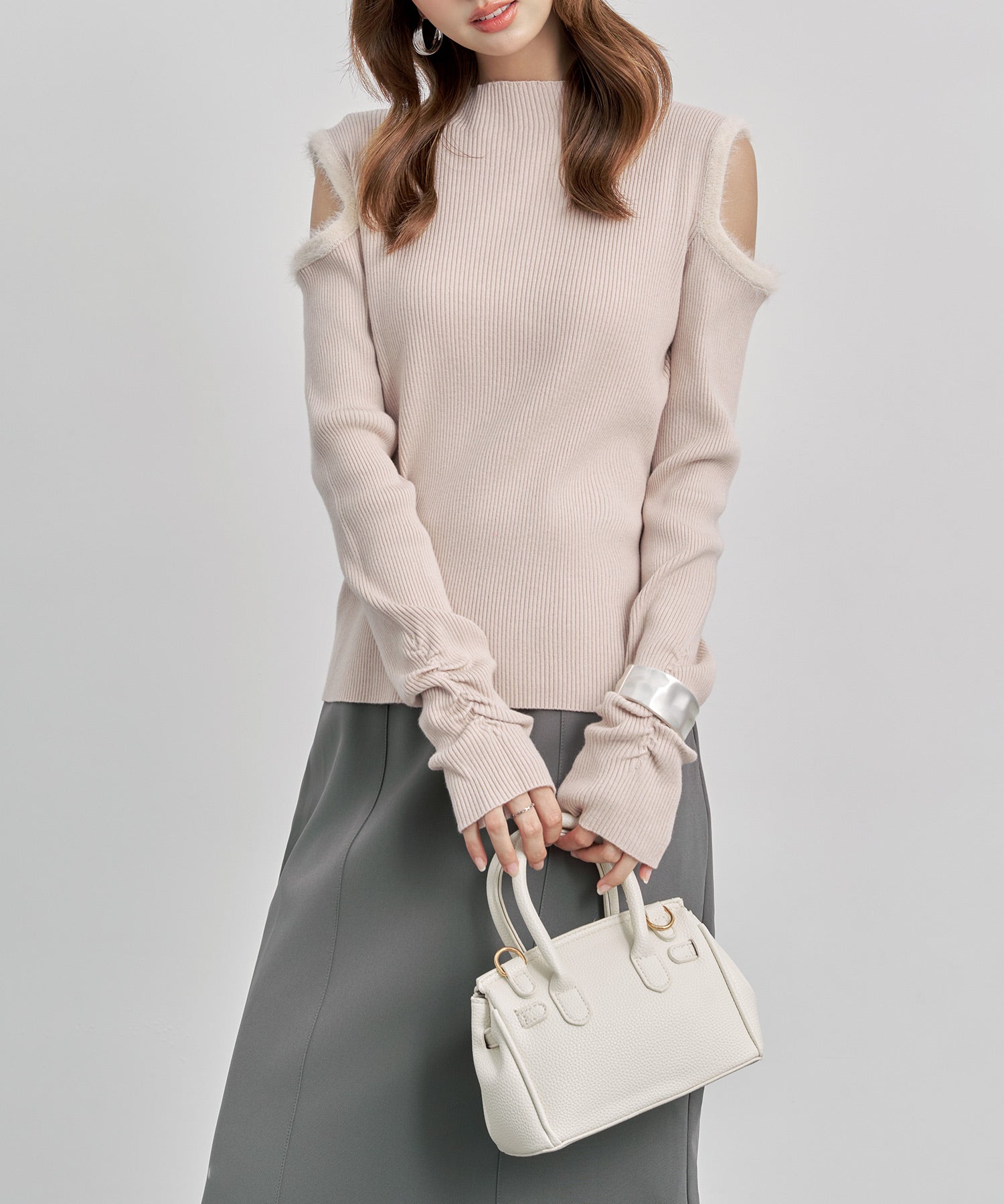 カットアウェイ・ショルダーボトルネックリブニットsdp8073 ピンクベージュ