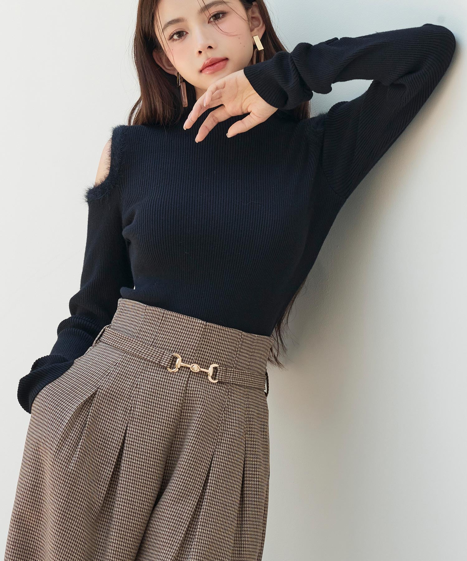 カットアウェイ・ショルダーボトルネックリブニットsdp8073 ブラック