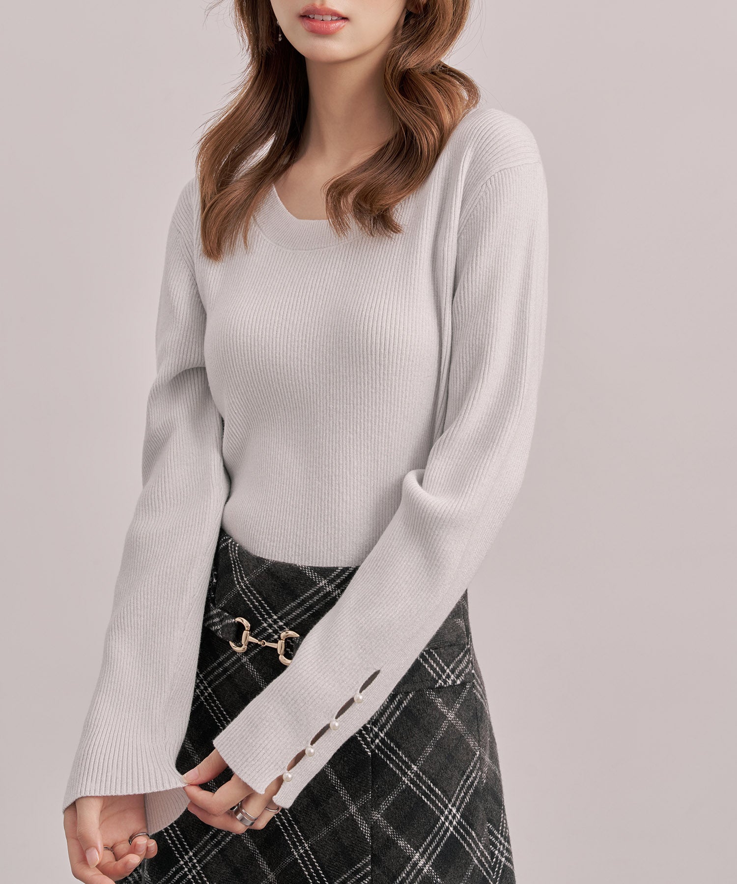 ジュエルネックラメ入り長袖ニットトップスsdp8087 アイボリー