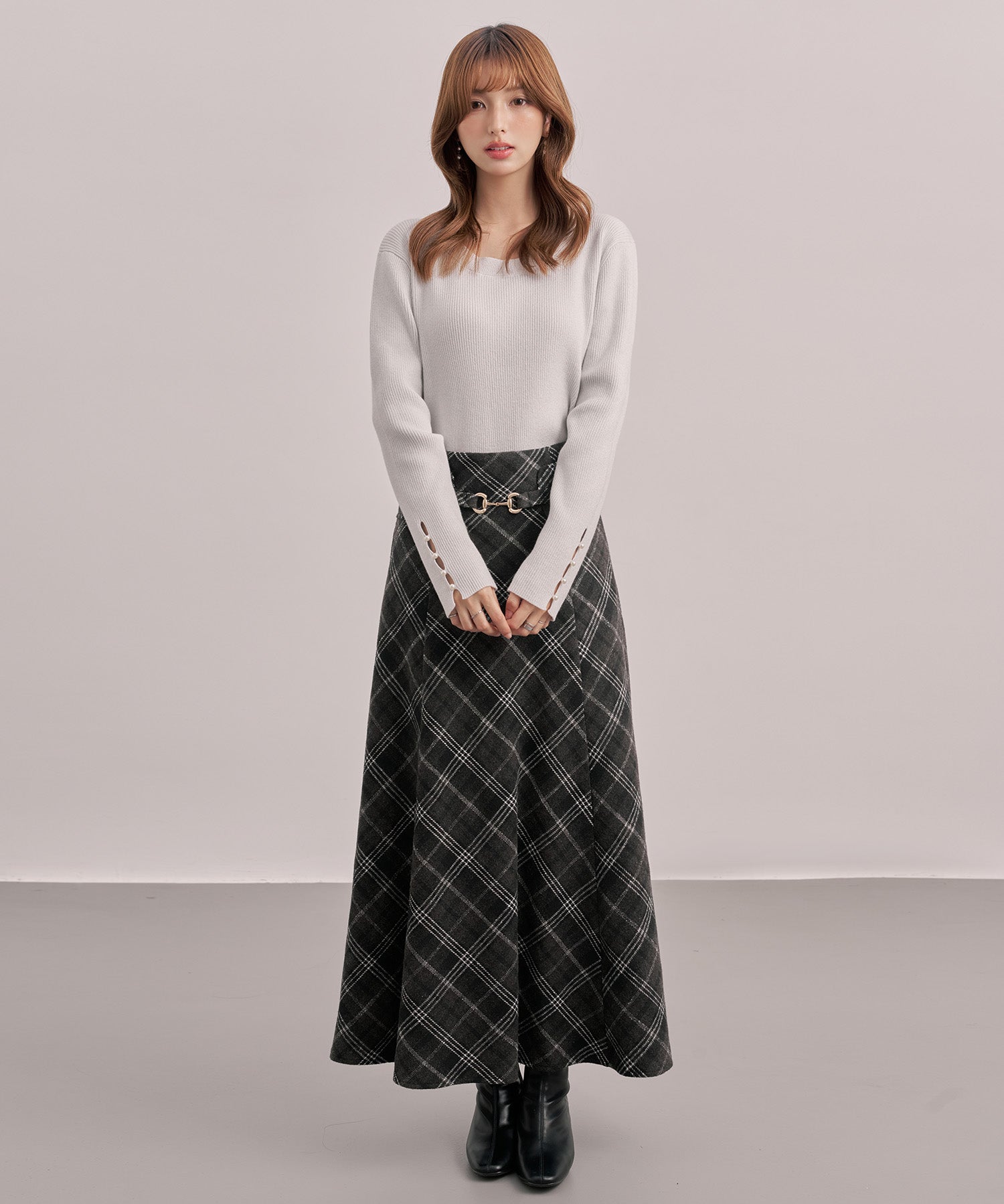 ジュエルネックラメ入り長袖ニットトップスsdp8087 アイボリー