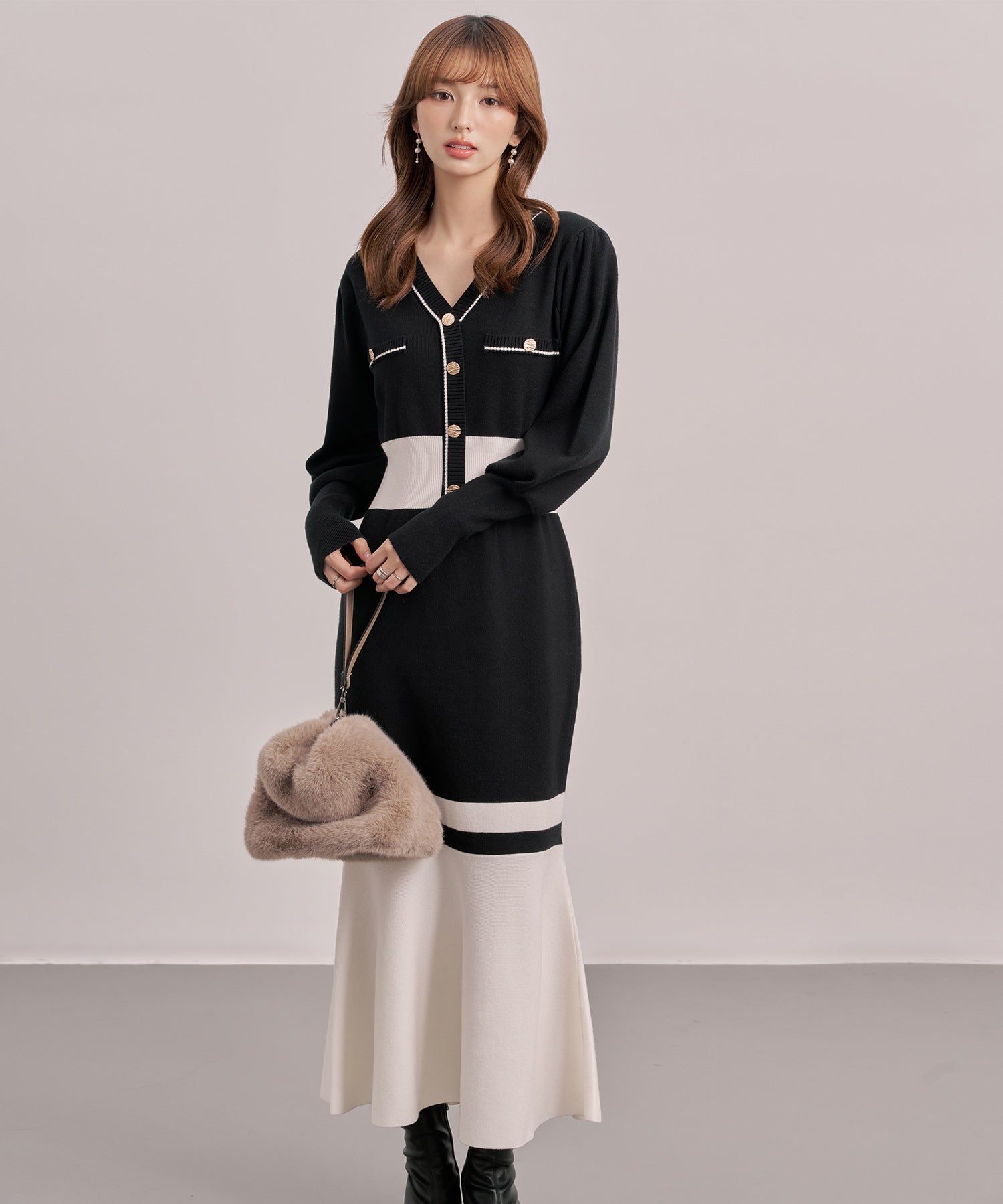 トランペットライン長袖ミディ丈配色ニットワンピース
sdp8103 ブラック