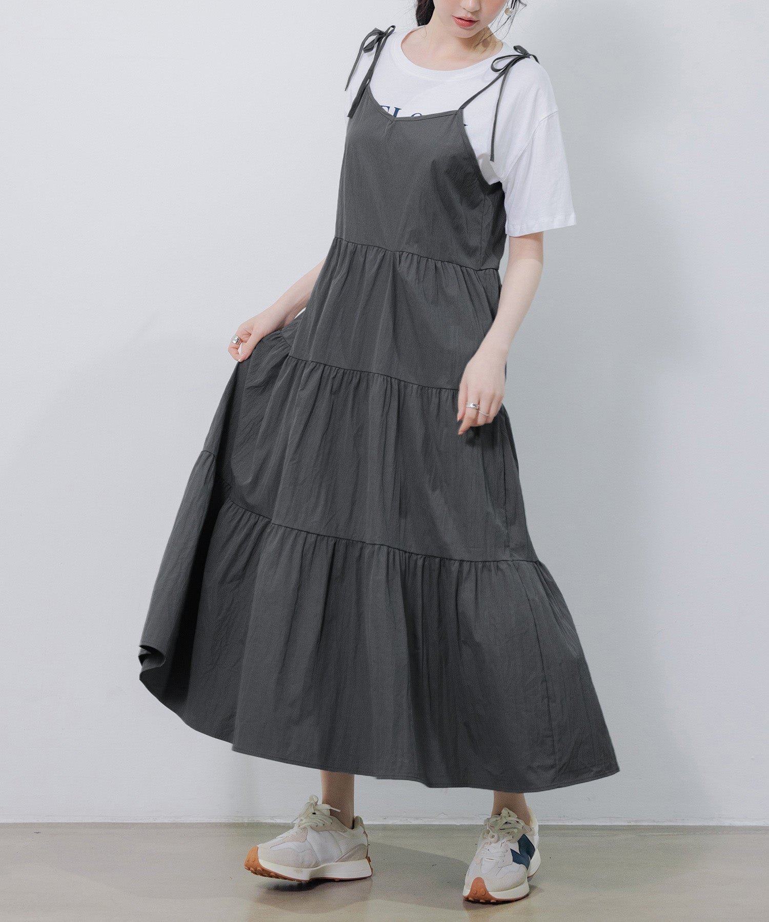 ふんわり広がるディアードキャミワンピースsdpal6213 チャコール