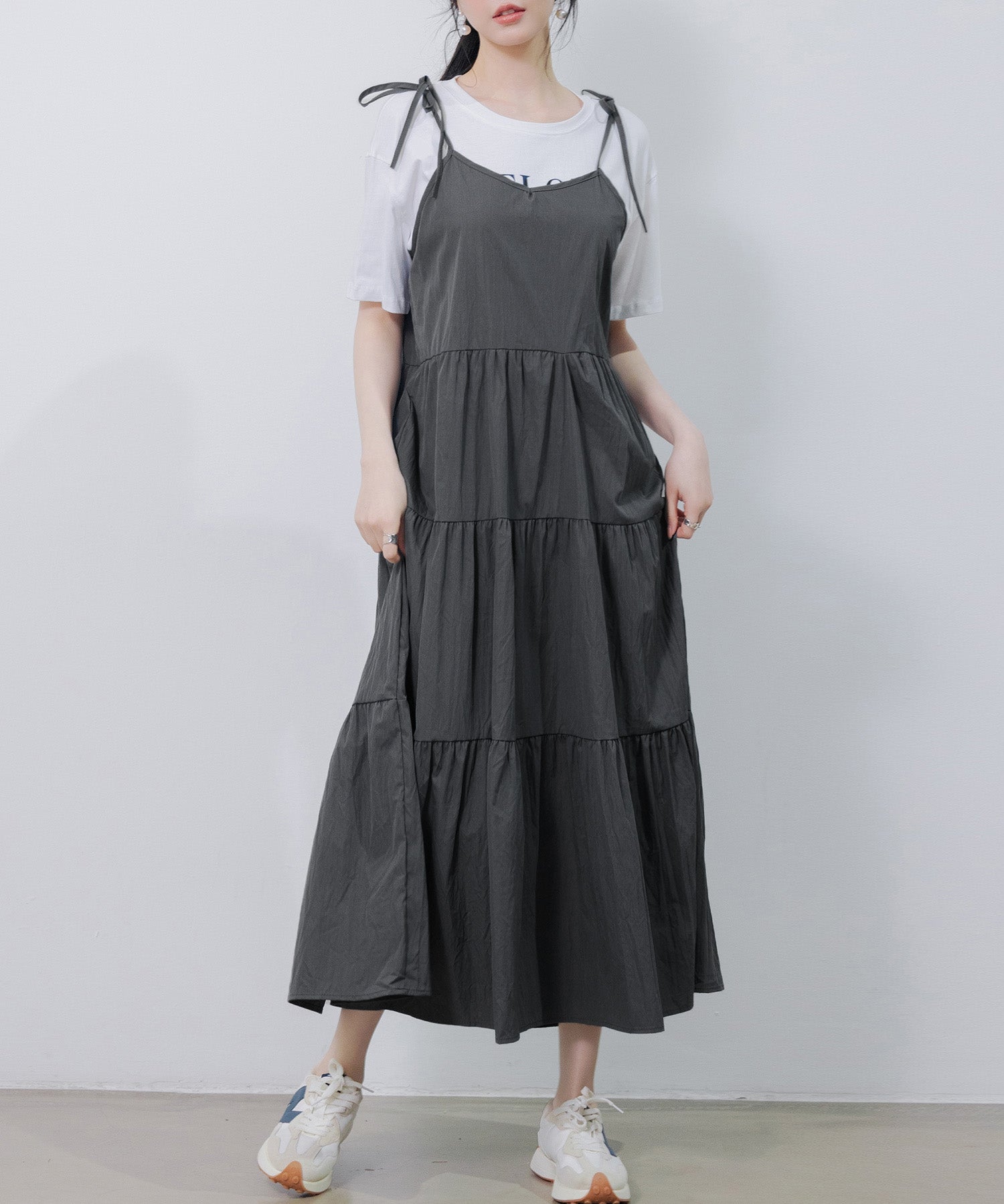 ふんわり広がるディアードキャミワンピースsdpal6213 チャコール