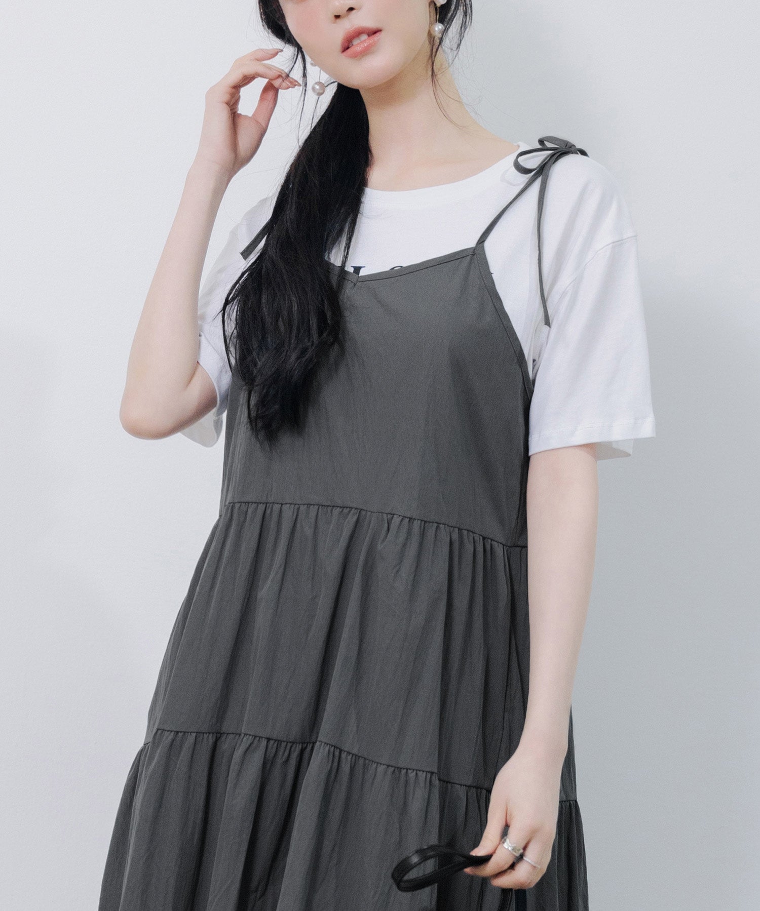 ふんわり広がるディアードキャミワンピースsdpal6213 チャコール