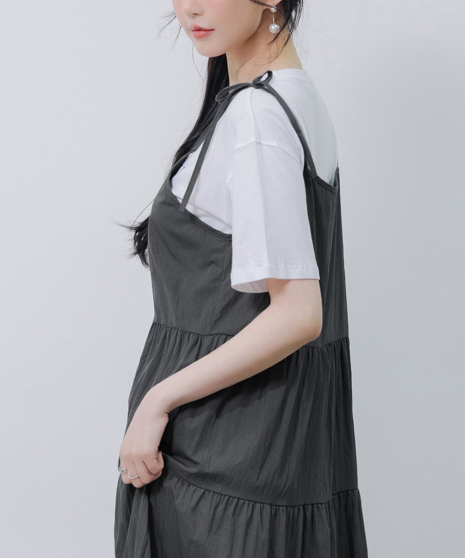 ふんわり広がるディアードキャミワンピースsdpal6213 チャコール