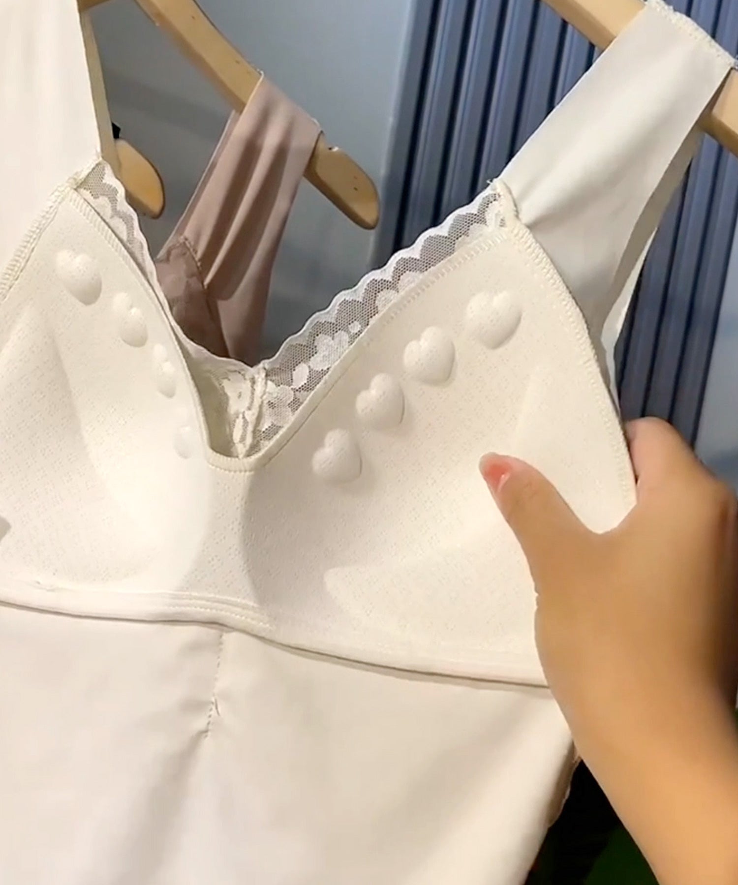 【接触冷感】Vネックシームレスキャミソールsdpgr716 アイボリー