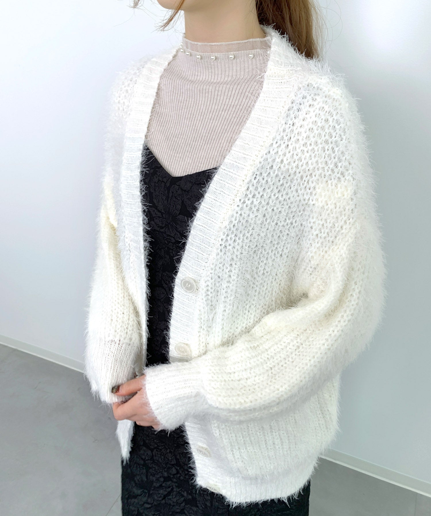 光沢フェザーVネックミドル丈カーディガンsdprb1053 アイボリー