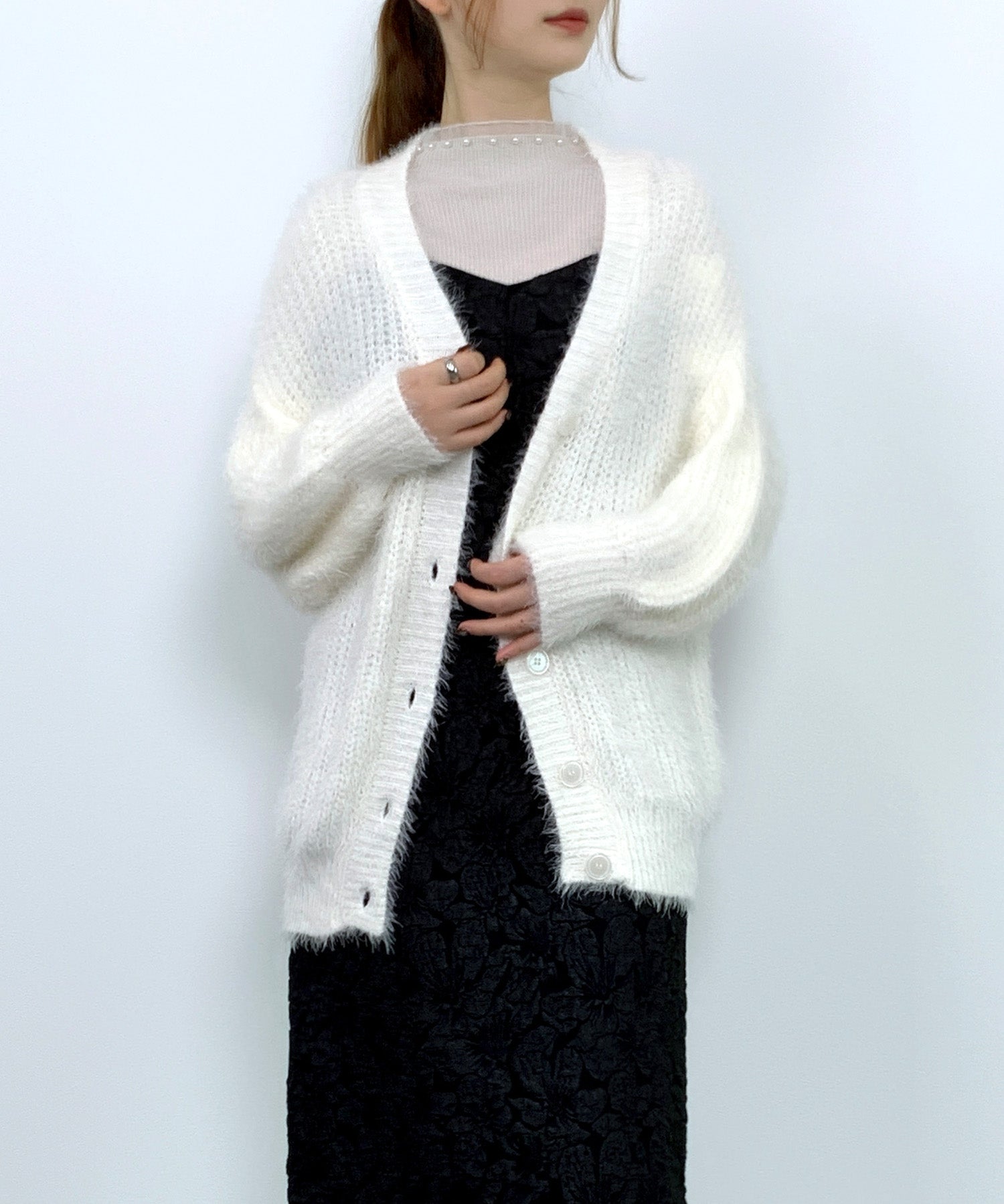 光沢フェザーVネックミドル丈カーディガンsdprb1053 アイボリー