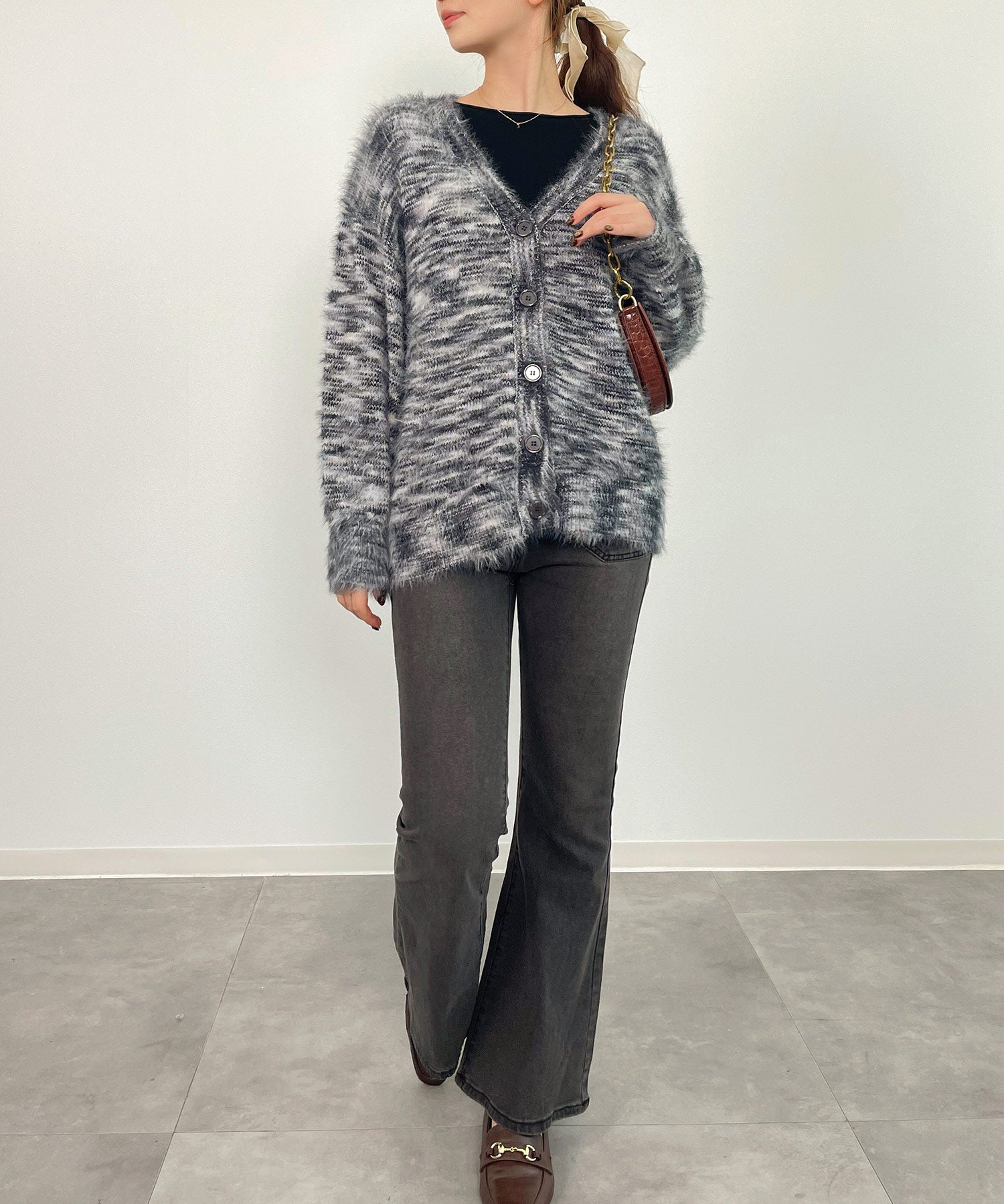 フワフワシャギーVネックニットカーディガン(4色展開)sdprb1056 ホワイト×ブラック