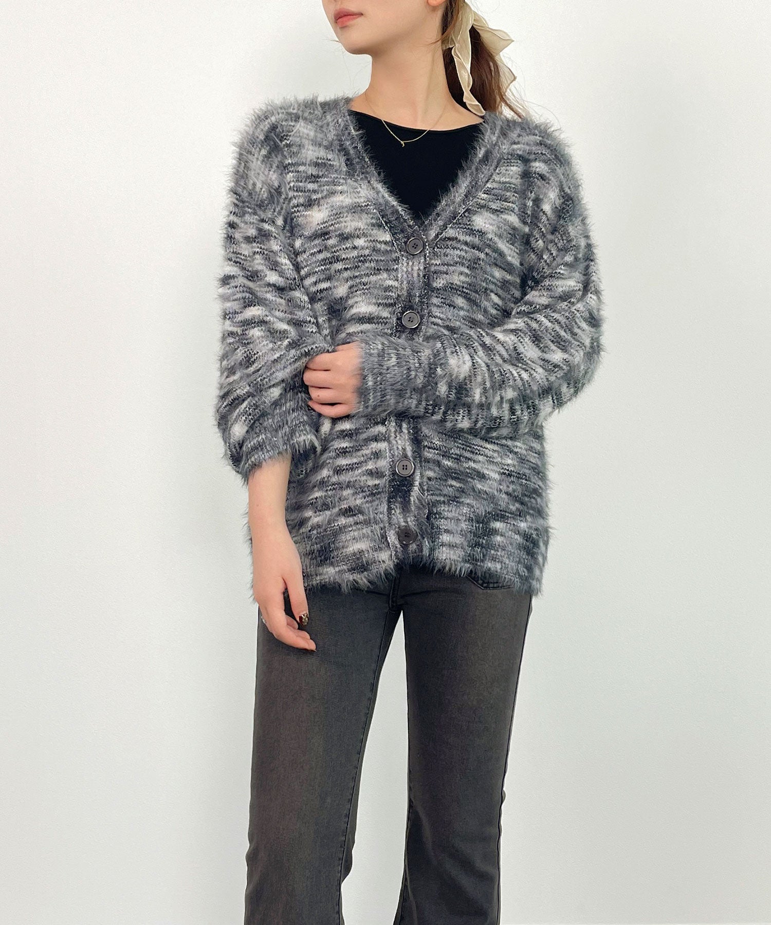 フワフワシャギーVネックニットカーディガン(4色展開)sdprb1056 ホワイト×ブラック