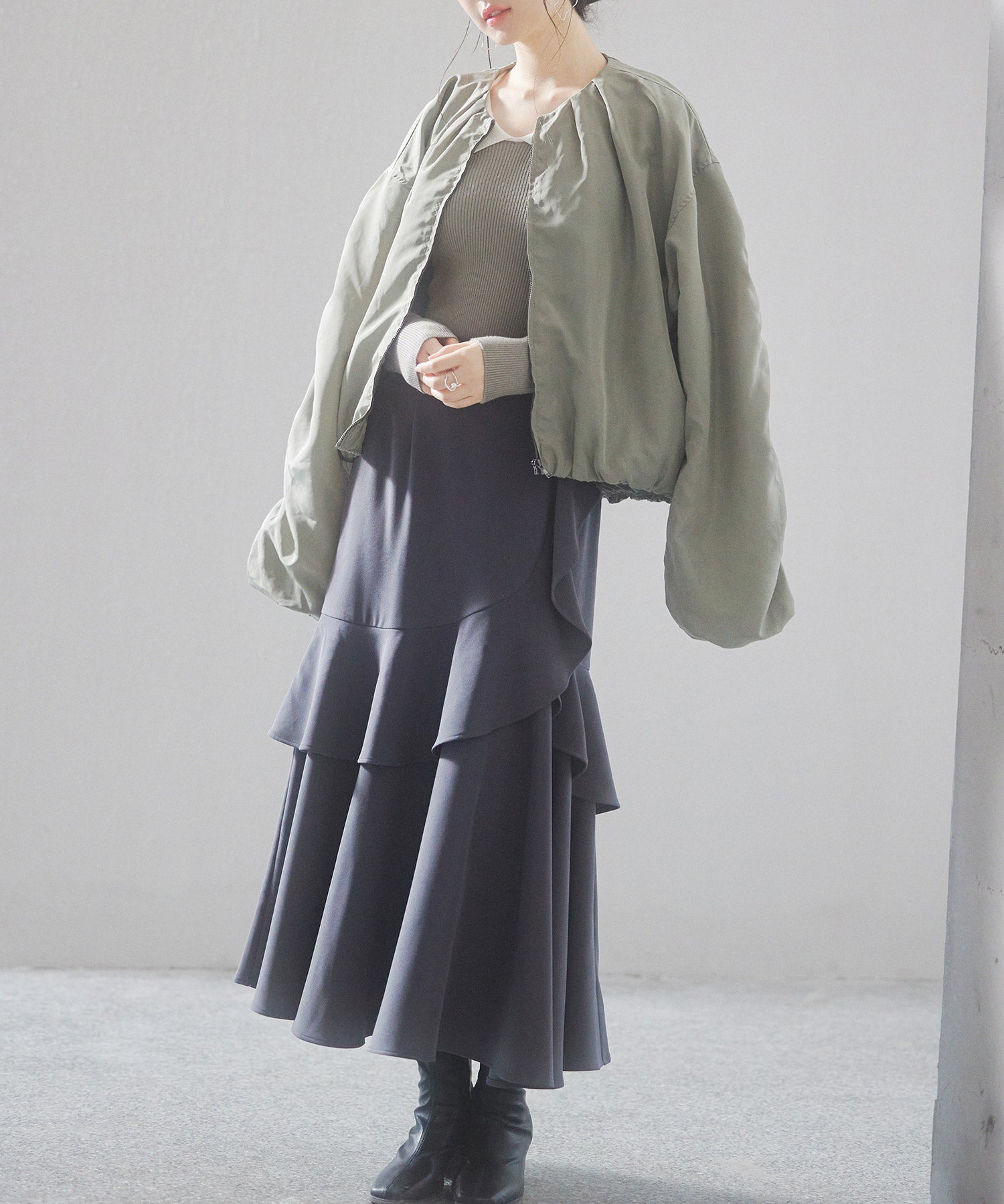 ノーカラー袖ギャザーブルゾンsdprb7010 ライトカーキ