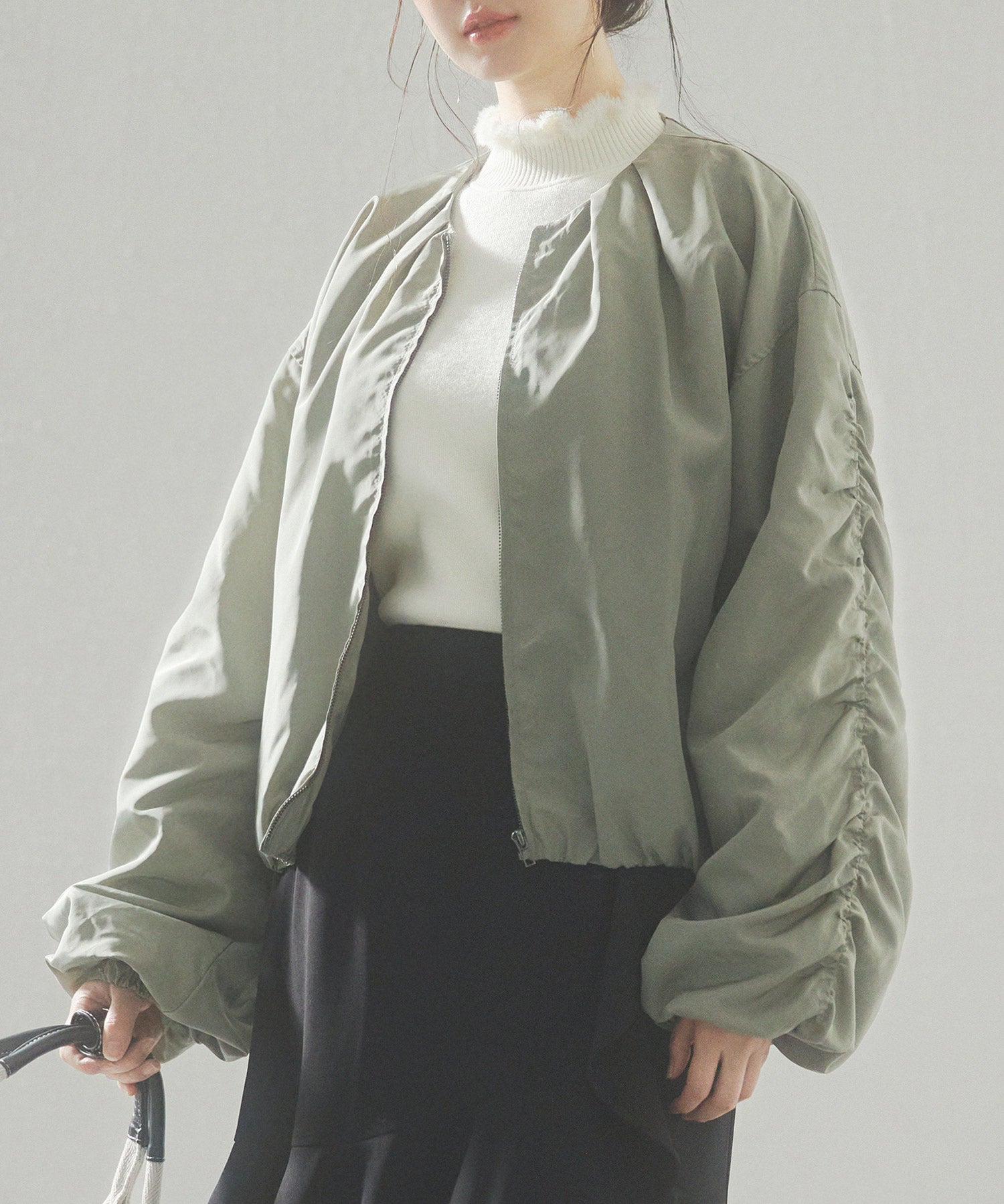 ノーカラー袖ギャザーブルゾンsdprb7010 ライトカーキ