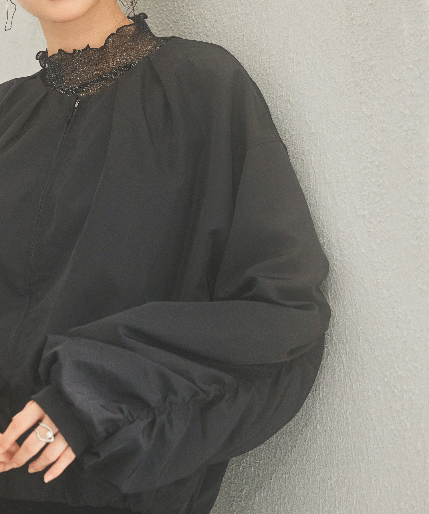 ノーカラー袖ギャザーブルゾンsdprb7010 ブラック