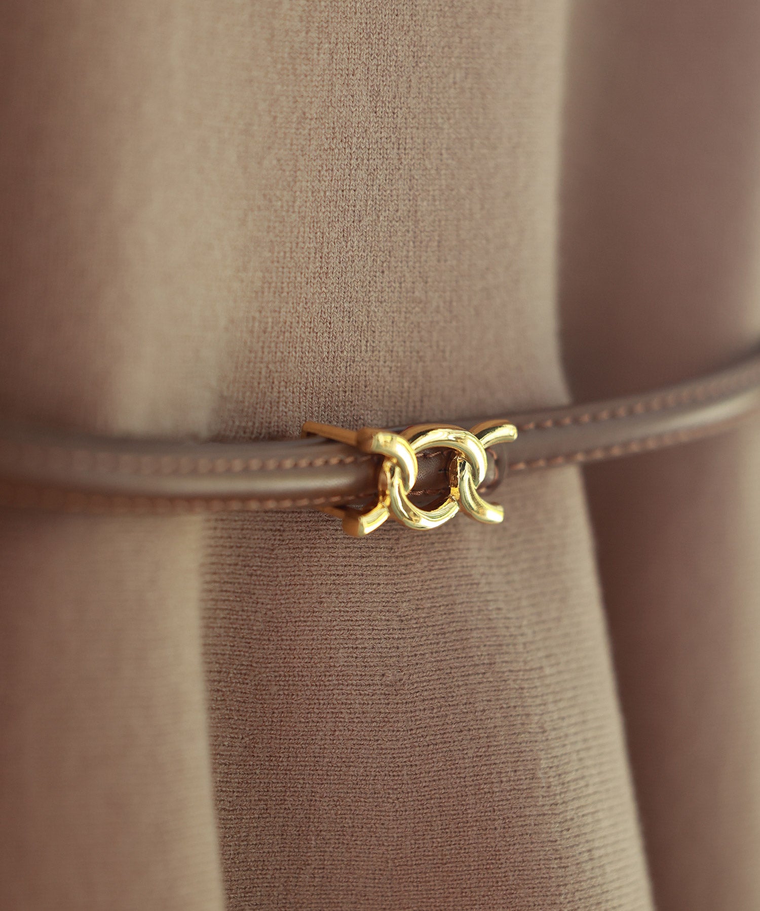 ゴールドバックル細ベルトsdpxyf0005 ブラウン