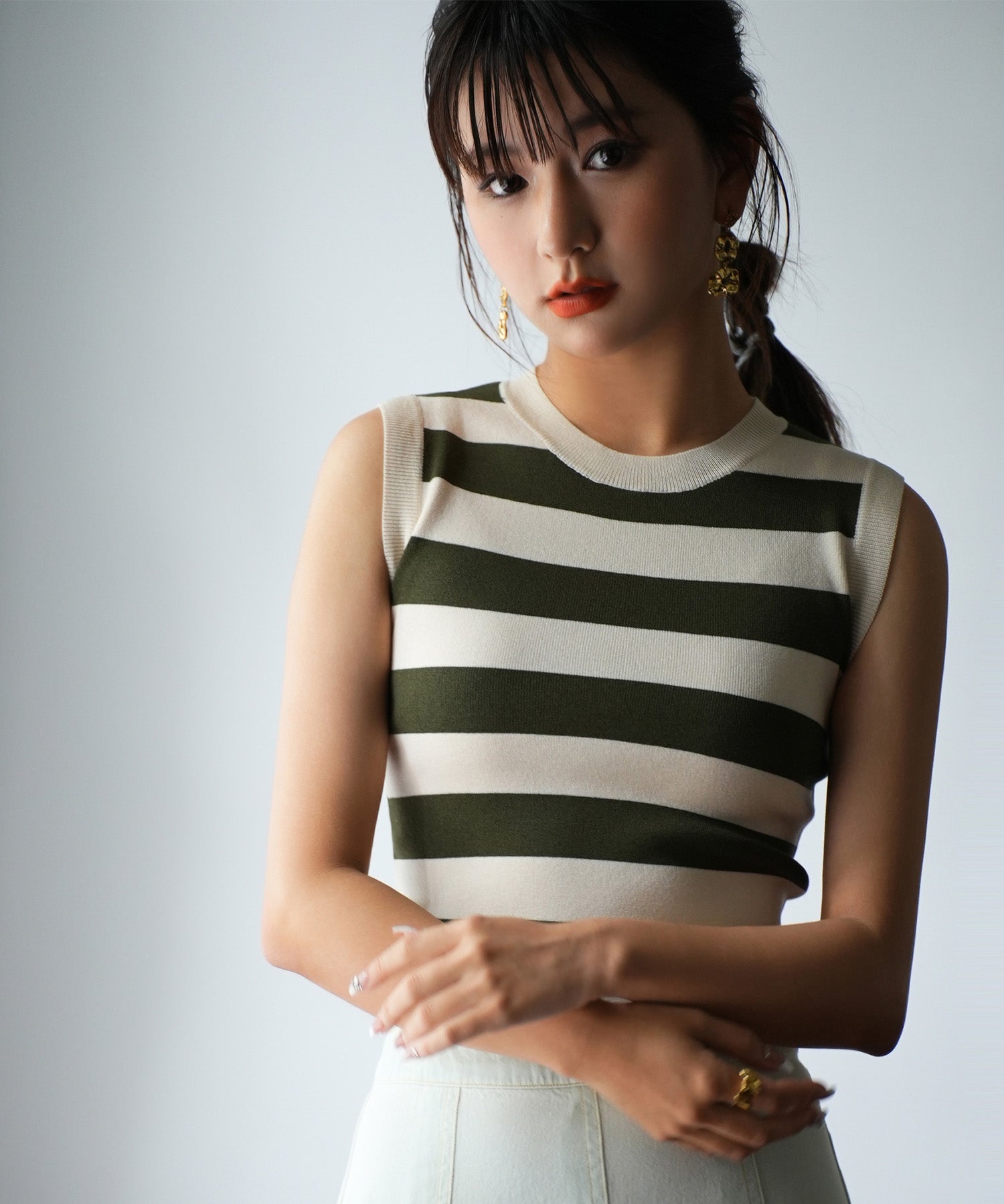 クルーネック配色ボーダーノースリーブニットsdpxyf6077 カーキ