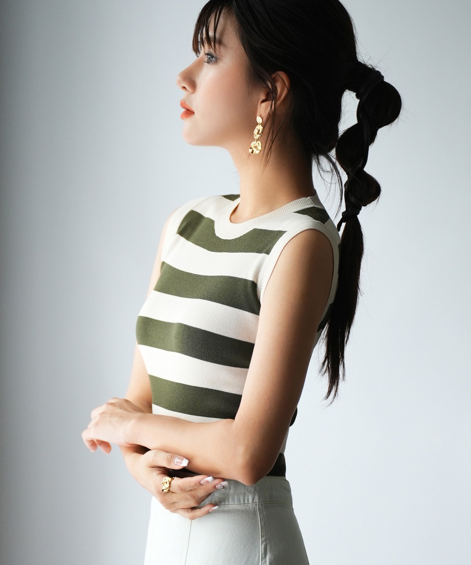 クルーネック配色ボーダーノースリーブニットsdpxyf6077 カーキ