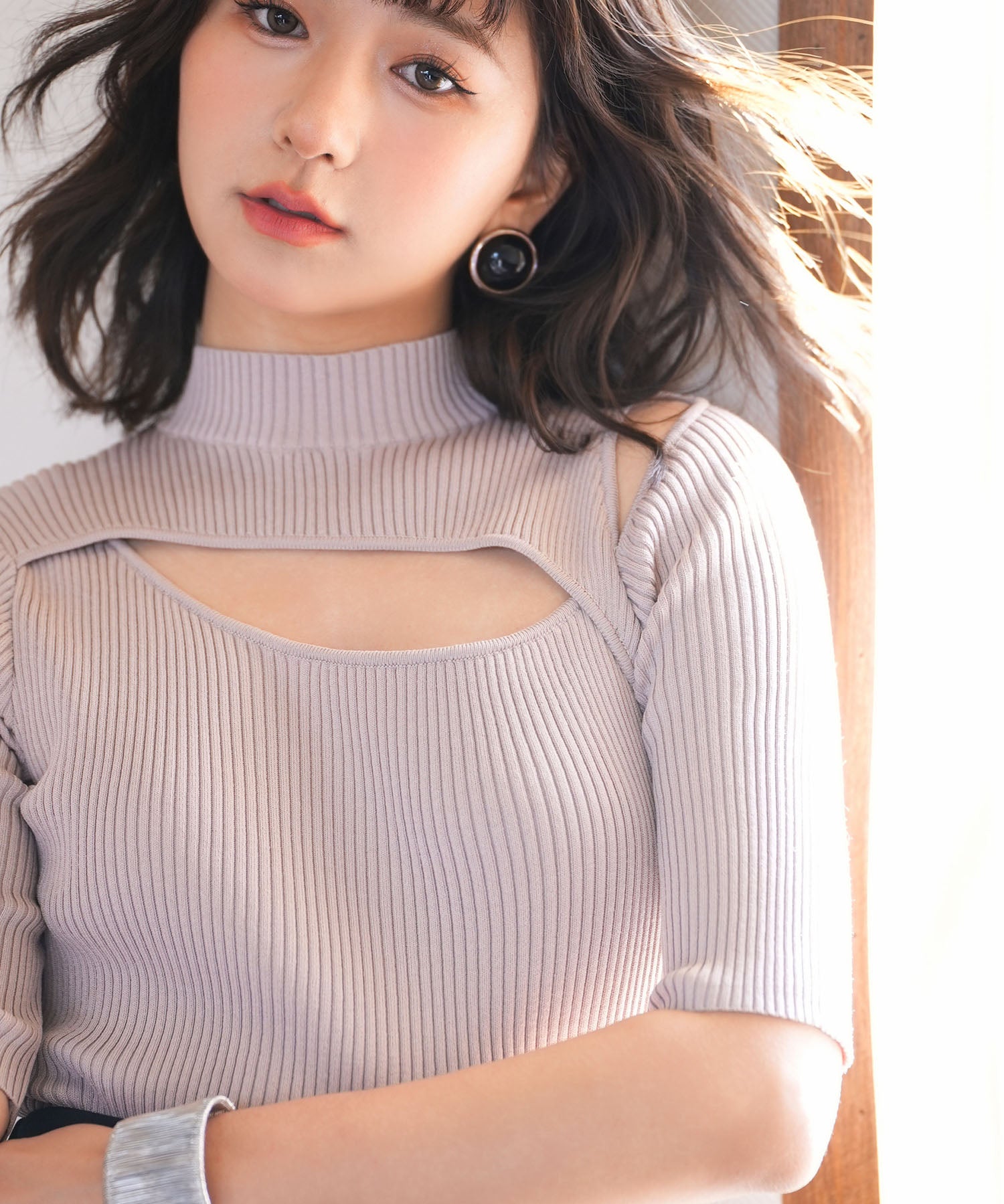 カットアウトプチハイネックリブニットプルオーバーsdpxyf6165 ピンクベージュ