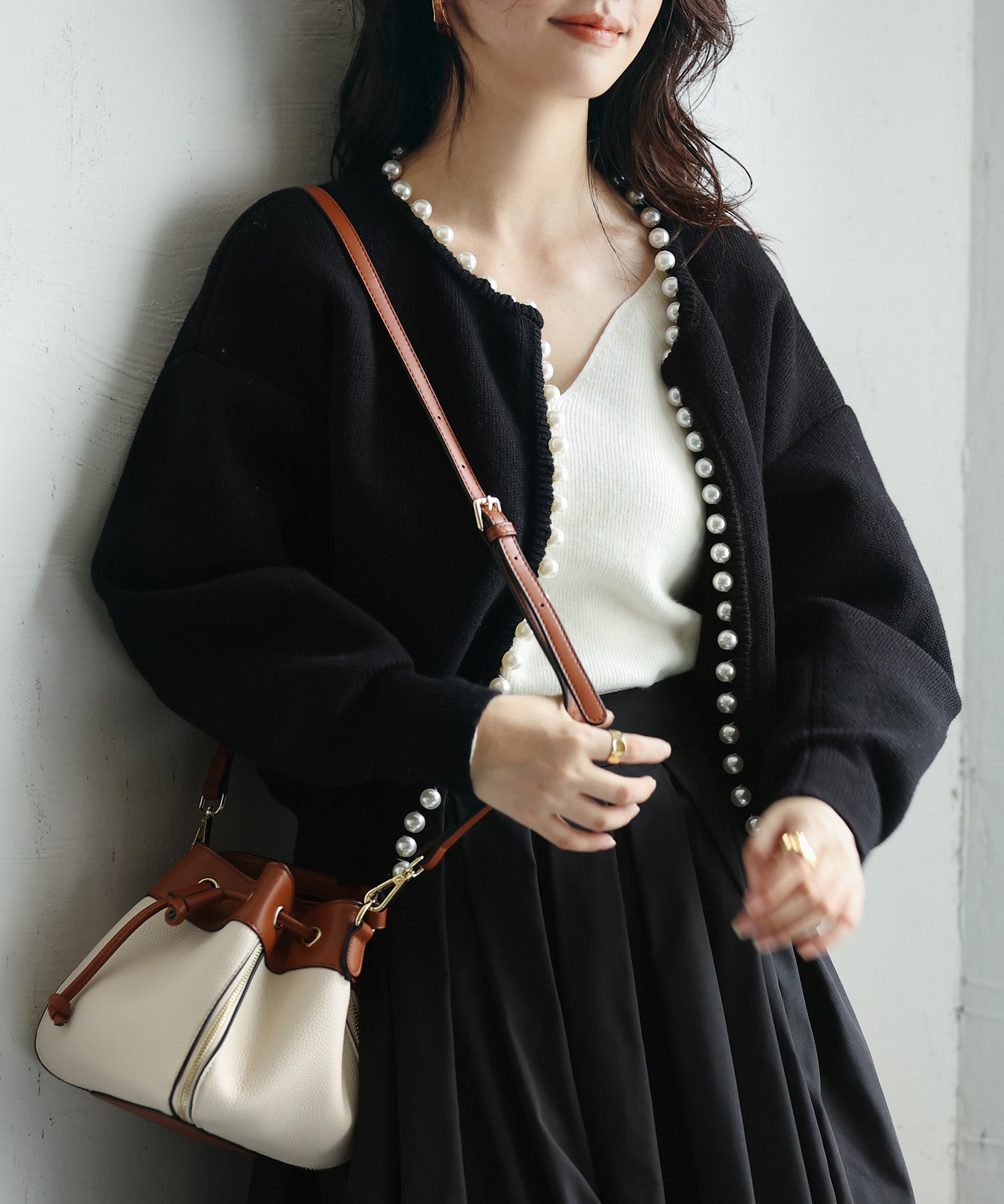 パールビジューボタンレスニットカーディガンxyf041631 ブラック