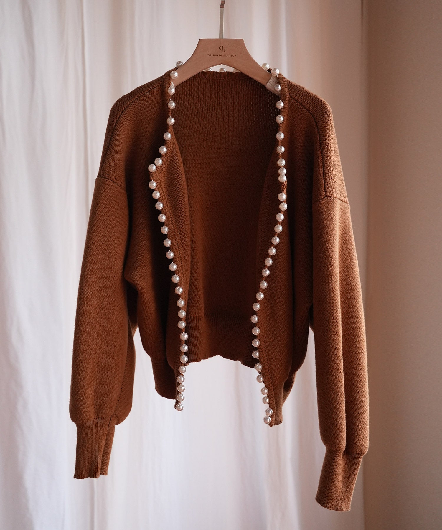 パールビジューボタンレスニットカーディガンxyf041631 ブラウン