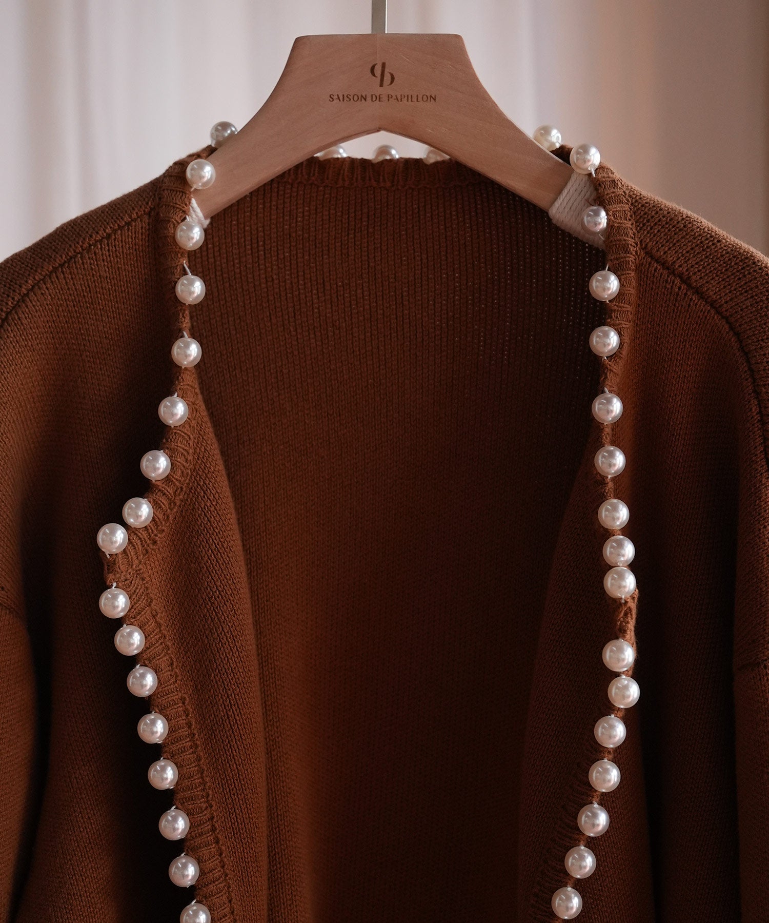 パールビジューボタンレスニットカーディガンxyf041631 ブラウン