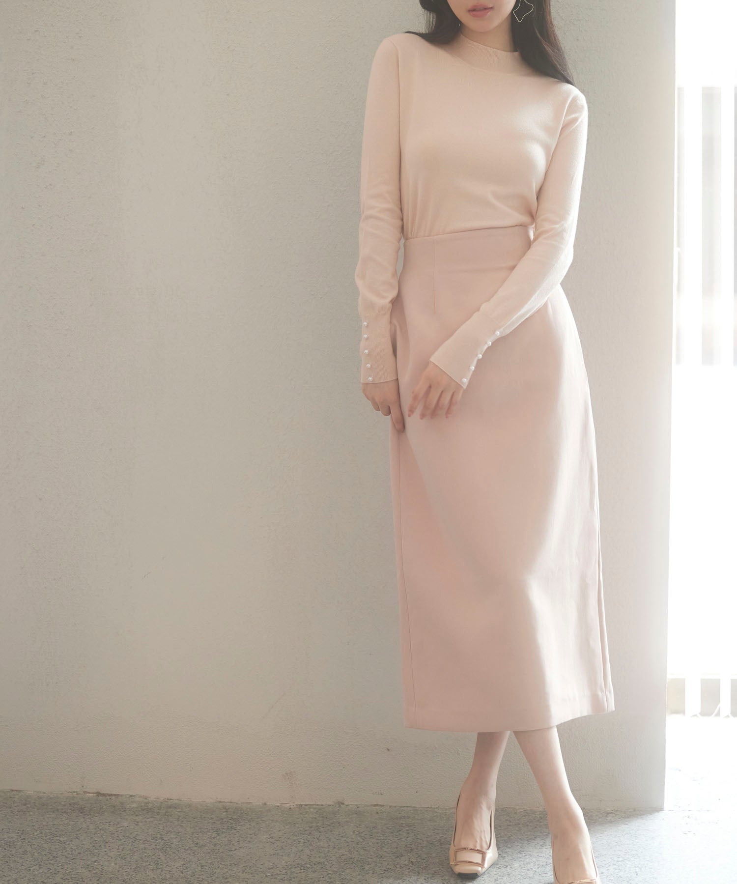 パールボタン付きプチハイネックニットプルオーバーxyf2150 ベージュ