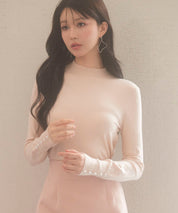 パールボタン付きプチハイネックニットプルオーバーxyf2150 ベージュ