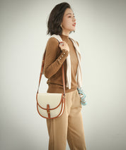 パールボタン付きプチハイネックニットプルオーバーxyf2150 ブラウン