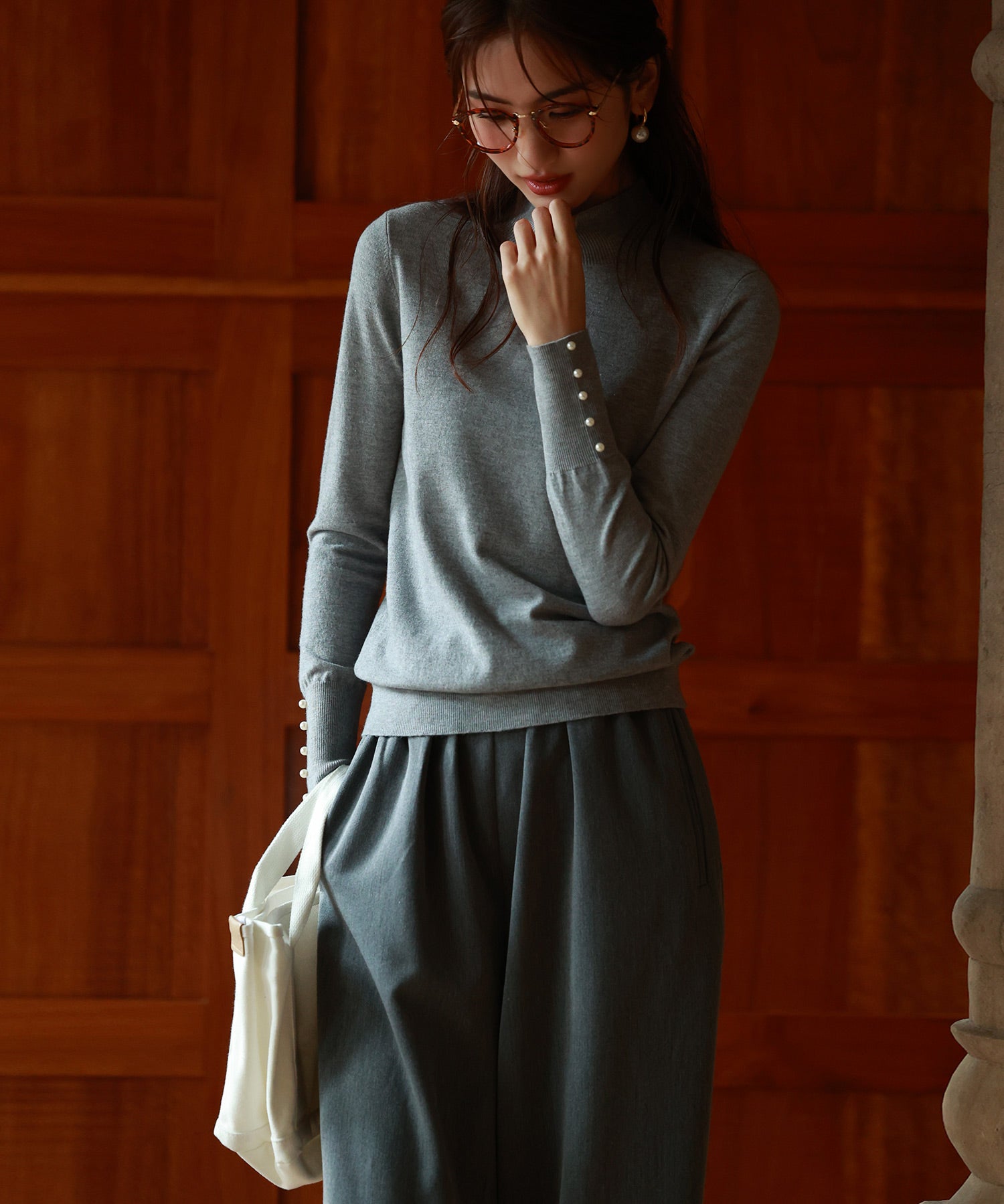 パールボタン付きプチハイネックニットプルオーバーxyf2150 グレー