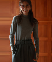 パールボタン付きプチハイネックニットプルオーバーxyf2150 グレー