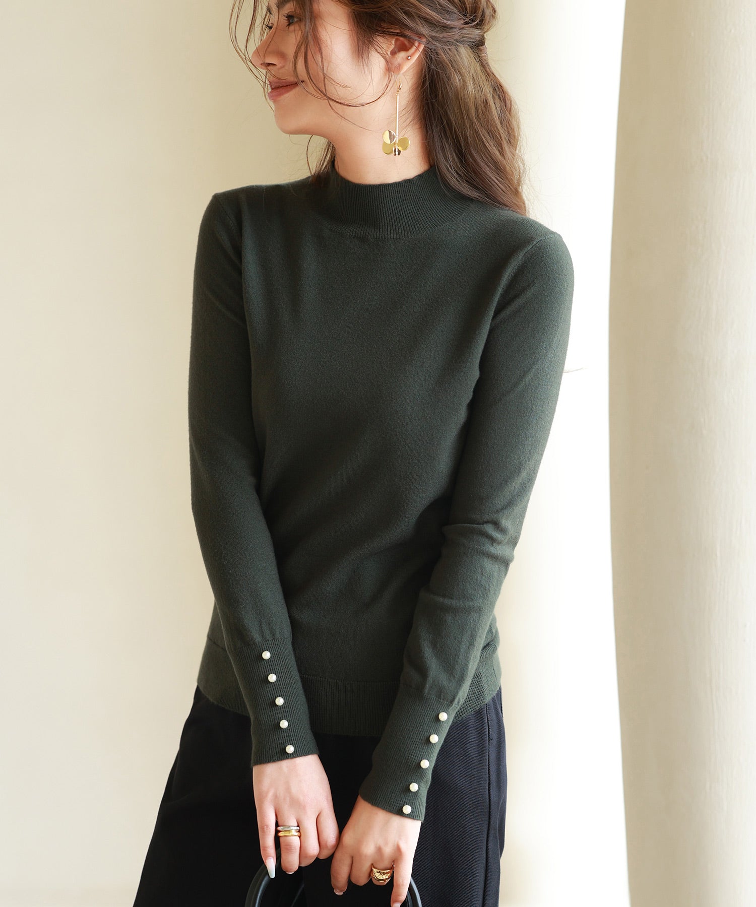 パールボタン付きプチハイネックニットプルオーバーxyf2150-103-22