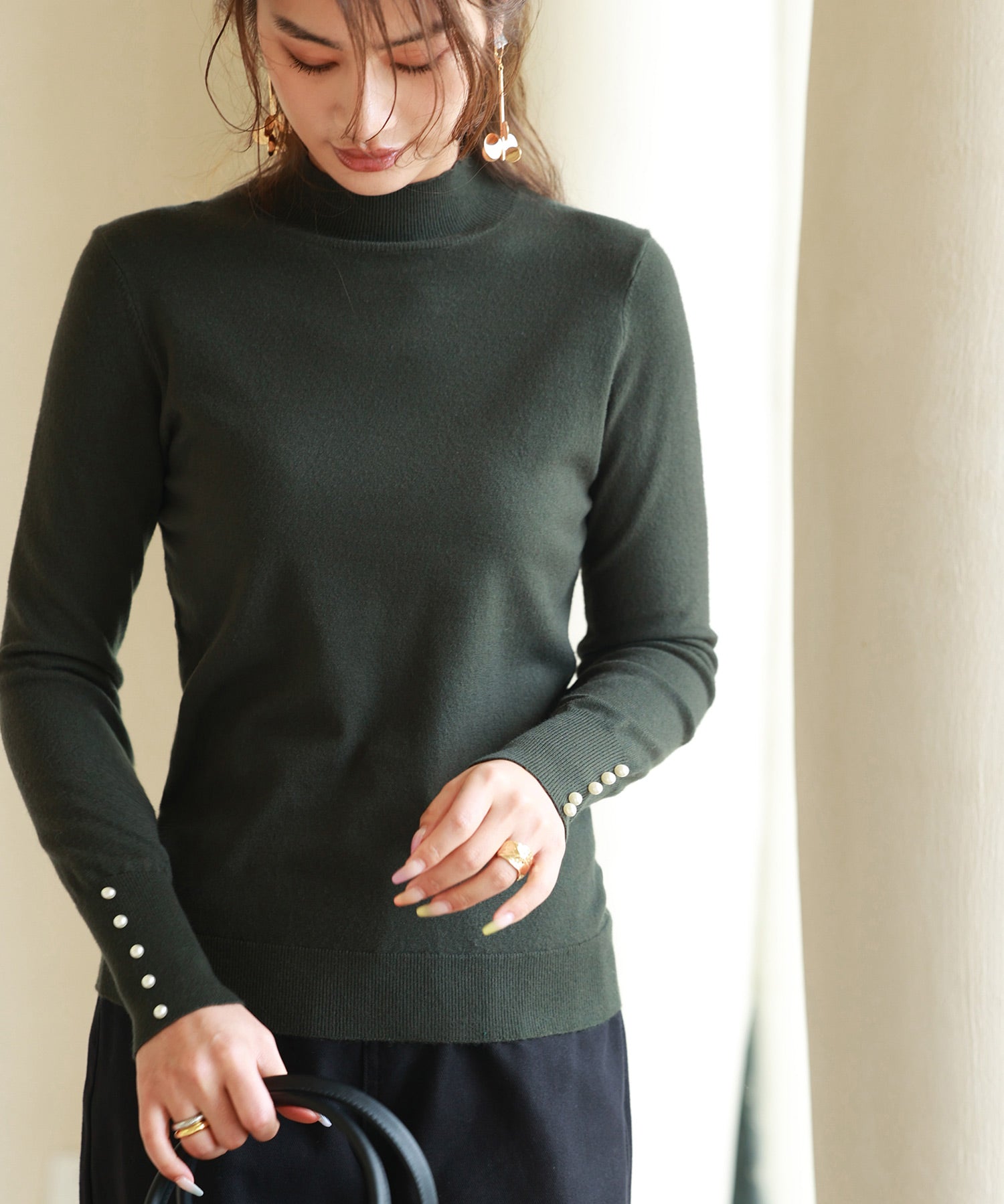 パールボタン付きプチハイネックニットプルオーバーxyf2150 カーキ