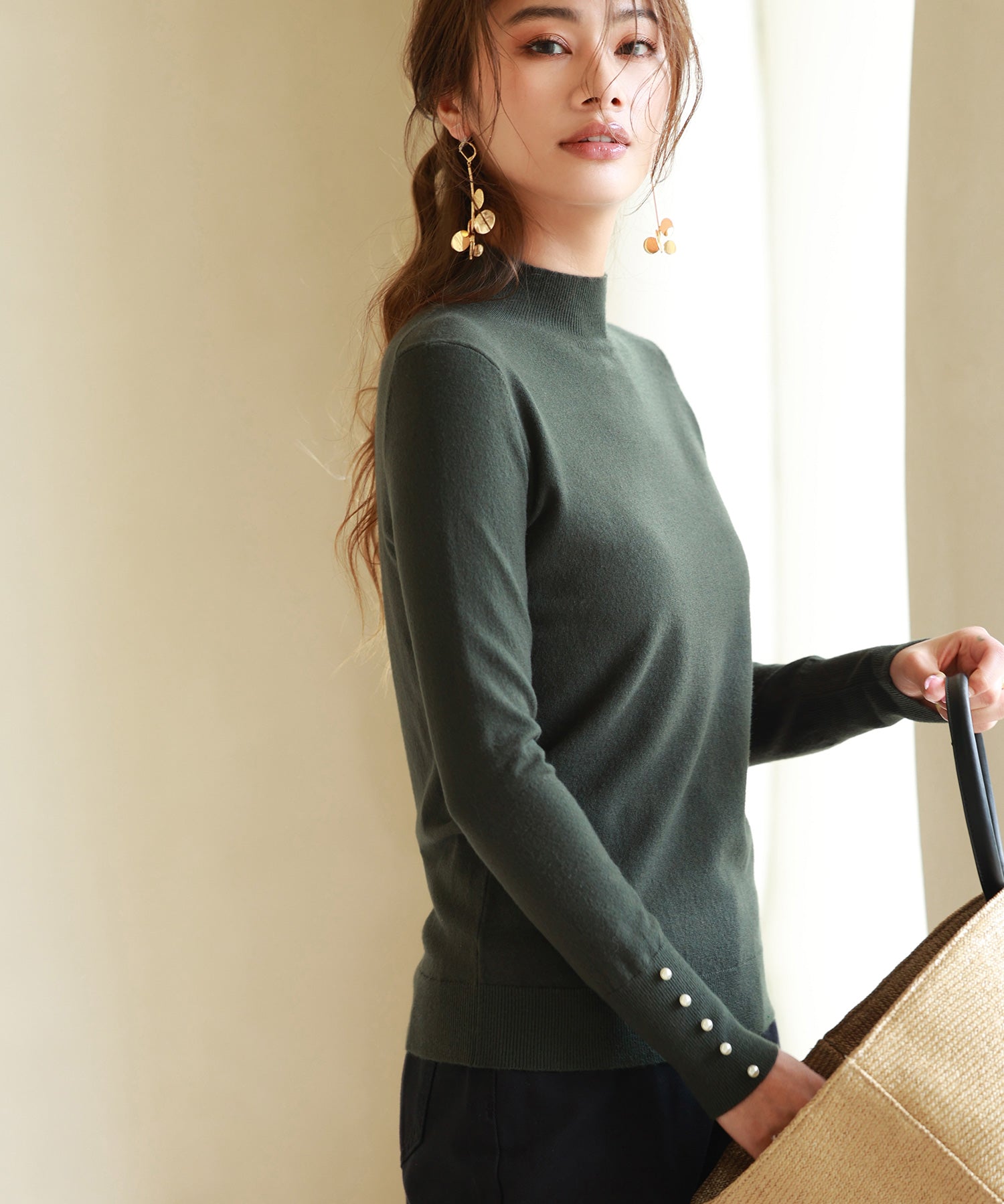 パールボタン付きプチハイネックニットプルオーバーxyf2150 カーキ