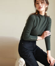 パールボタン付きプチハイネックニットプルオーバーxyf2150 カーキ