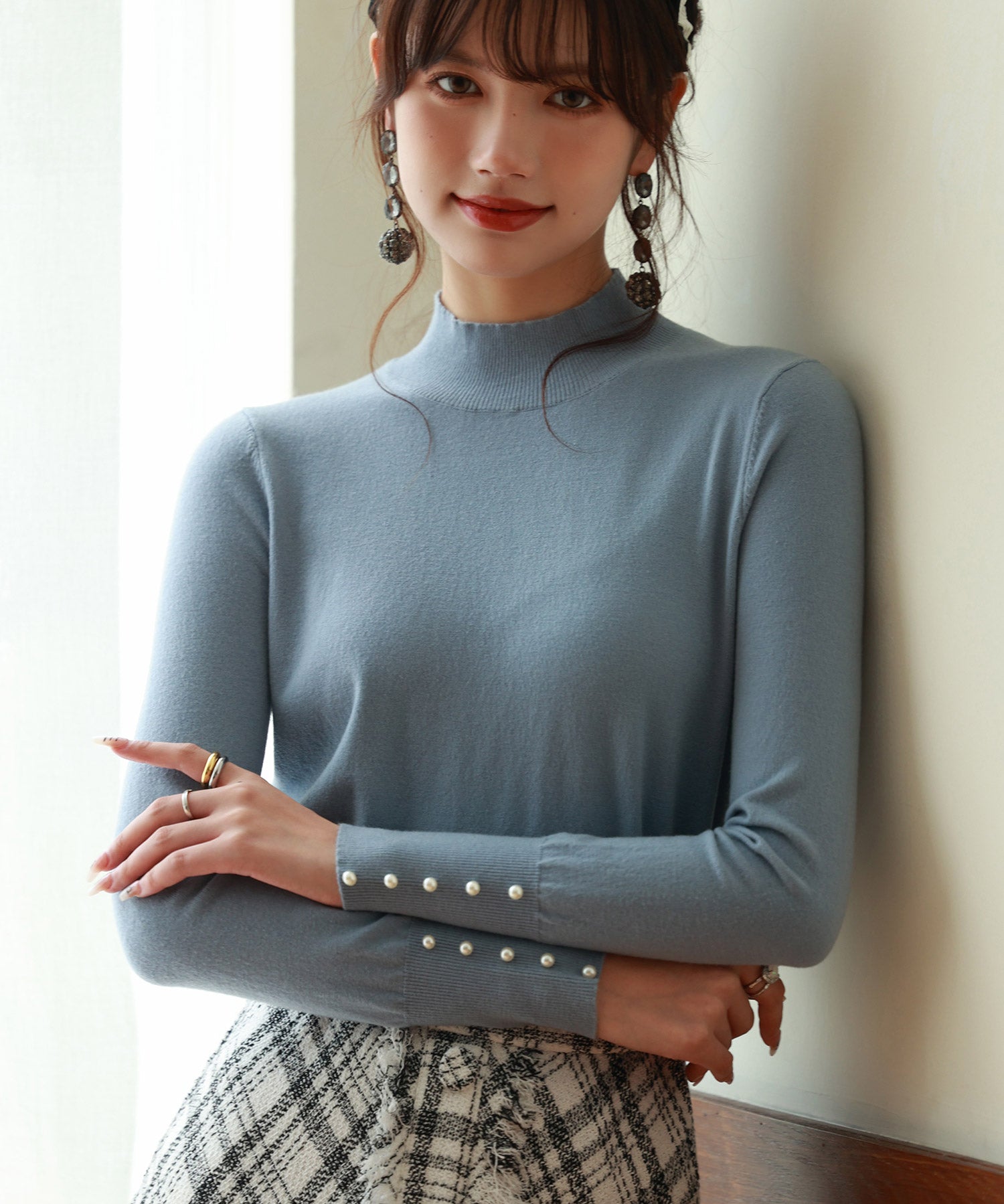 パールボタン付きプチハイネックニットプルオーバーxyf2150-103-34