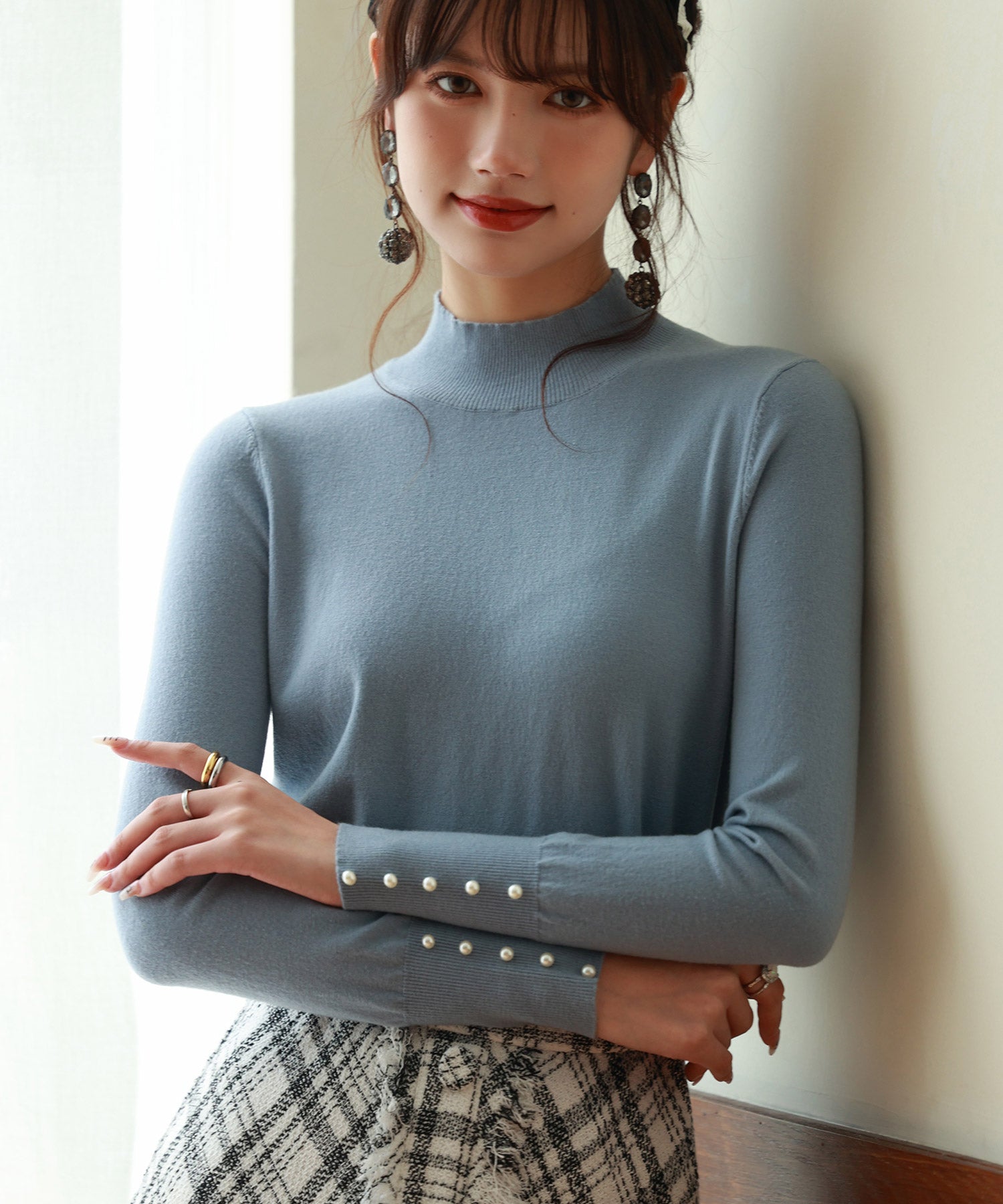パールボタン付きプチハイネックニットプルオーバーxyf2150-103-34