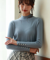 パールボタン付きプチハイネックニットプルオーバーxyf2150-103-34