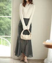 パールボタン付きプチハイネックニットプルオーバーxyf2150 アイボリー