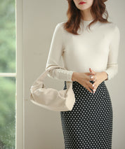 パールボタン付きプチハイネックニットプルオーバーxyf2150 アイボリー