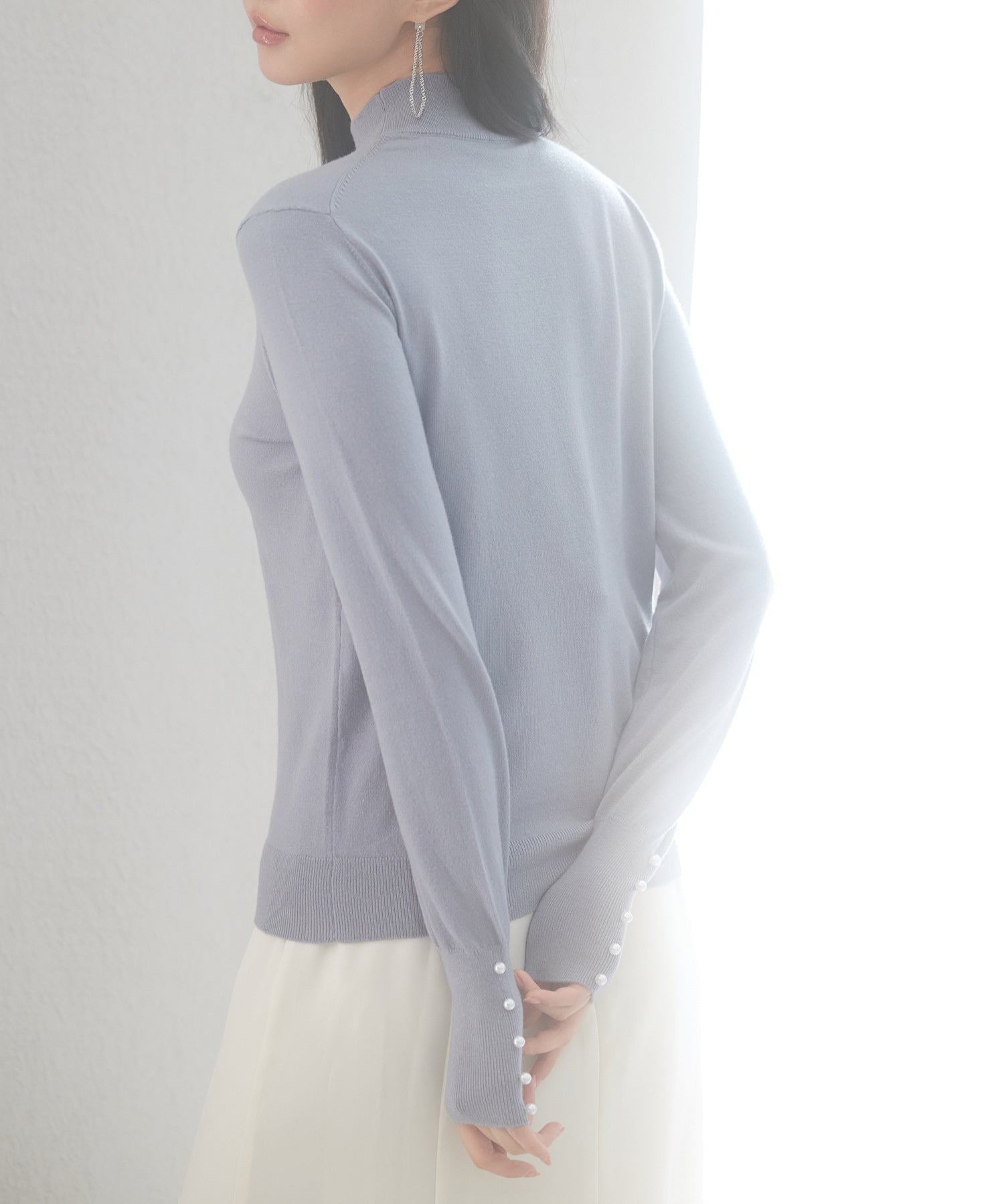 パールボタン付きプチハイネックニットプルオーバーxyf2150 ブルーグレー